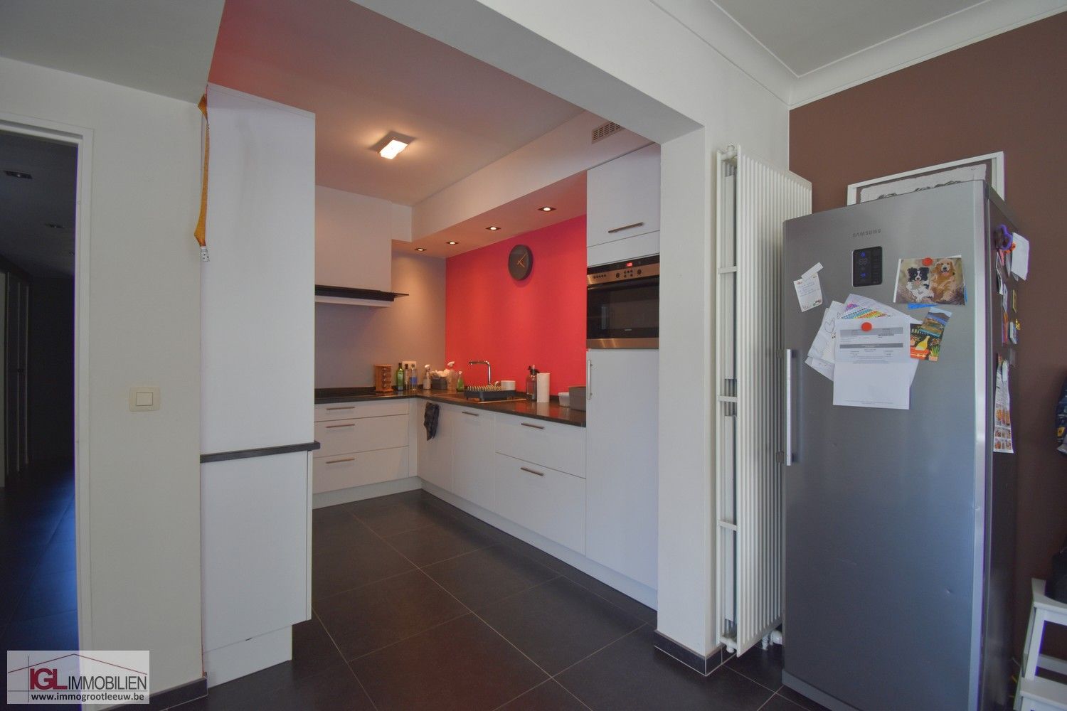 Ruim gelijkvloers appartement met 2 slaapkamers, terras & garagebox foto 8