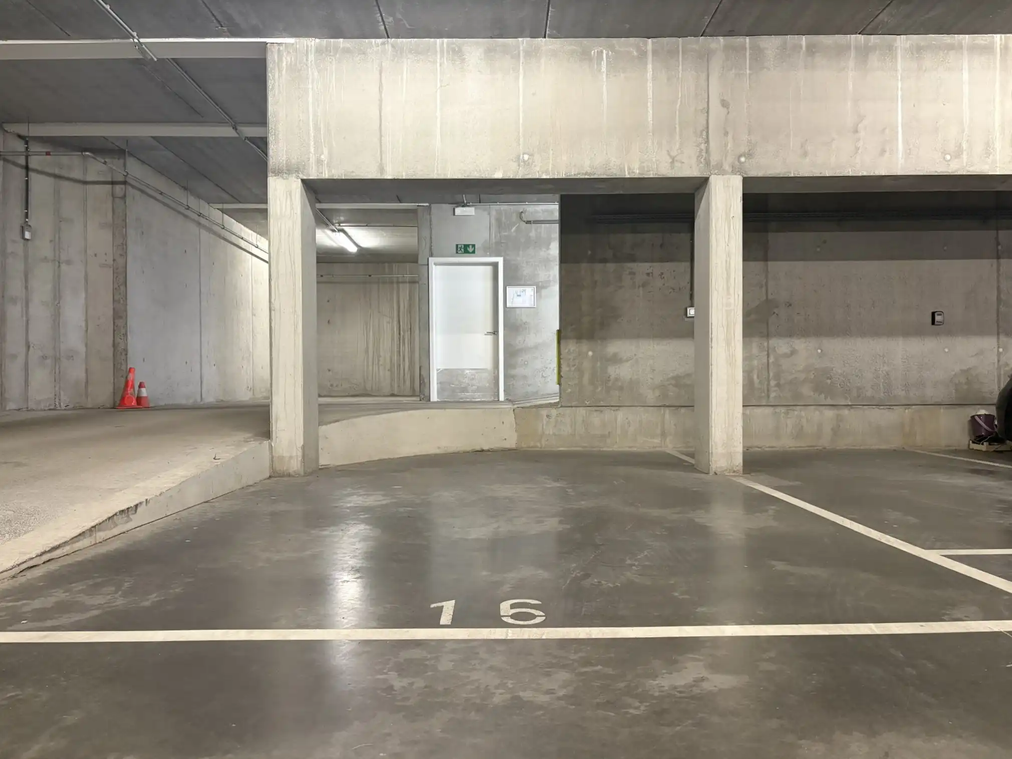 Praktijkruimte, hartje Deinze – met privéautostaanplaats foto 5