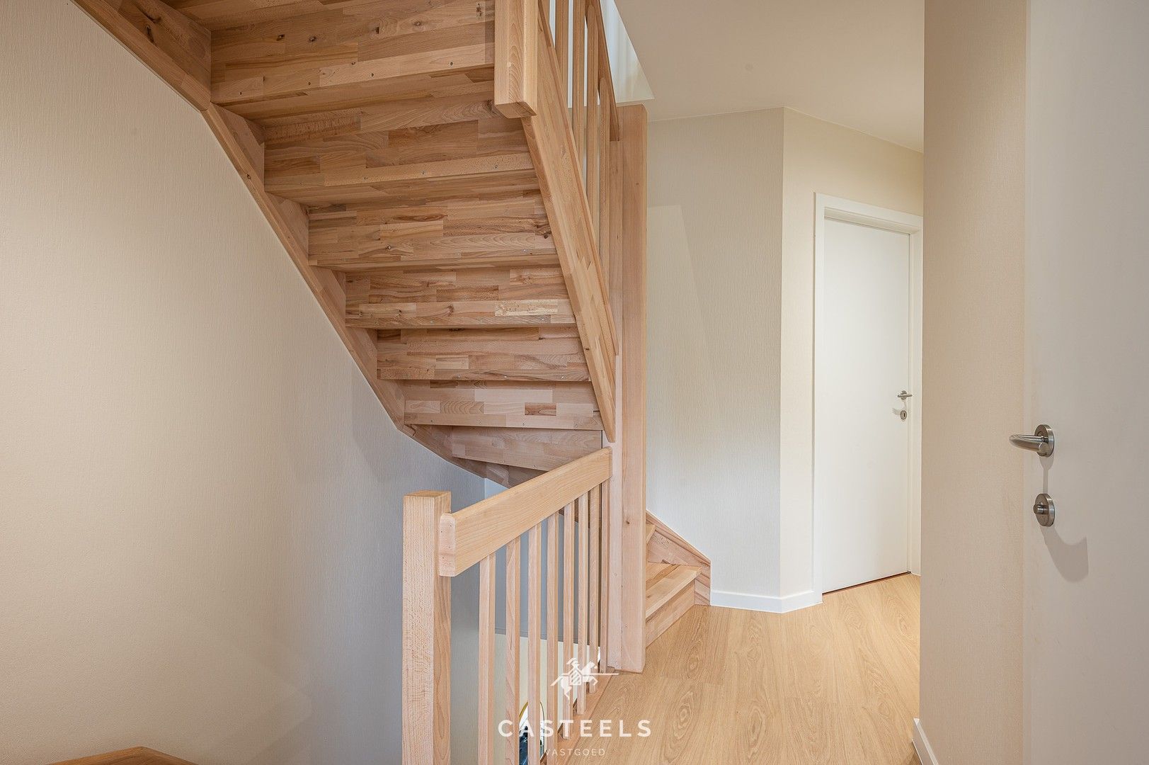 Instapklare HOB met EPC B, 4 slpks, tuin en garage foto 16