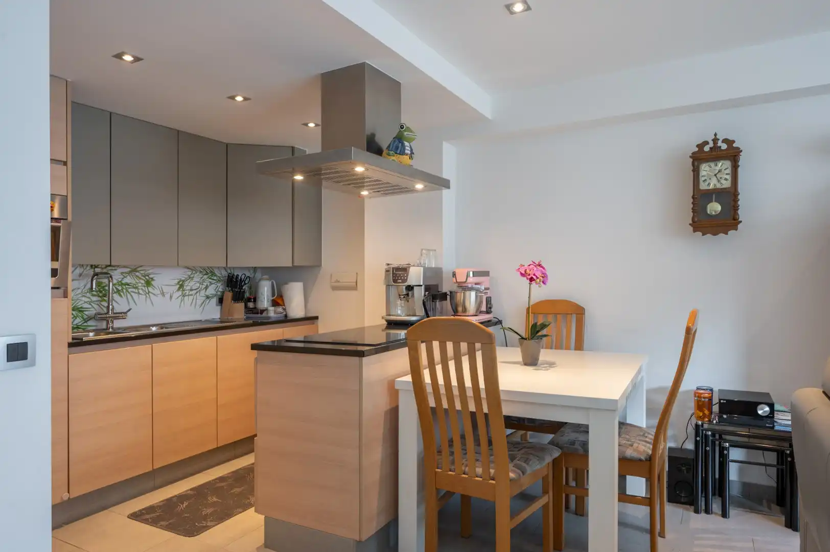 Woonappartement gelegen aan de zonnekant in verzorgde residentie foto 6