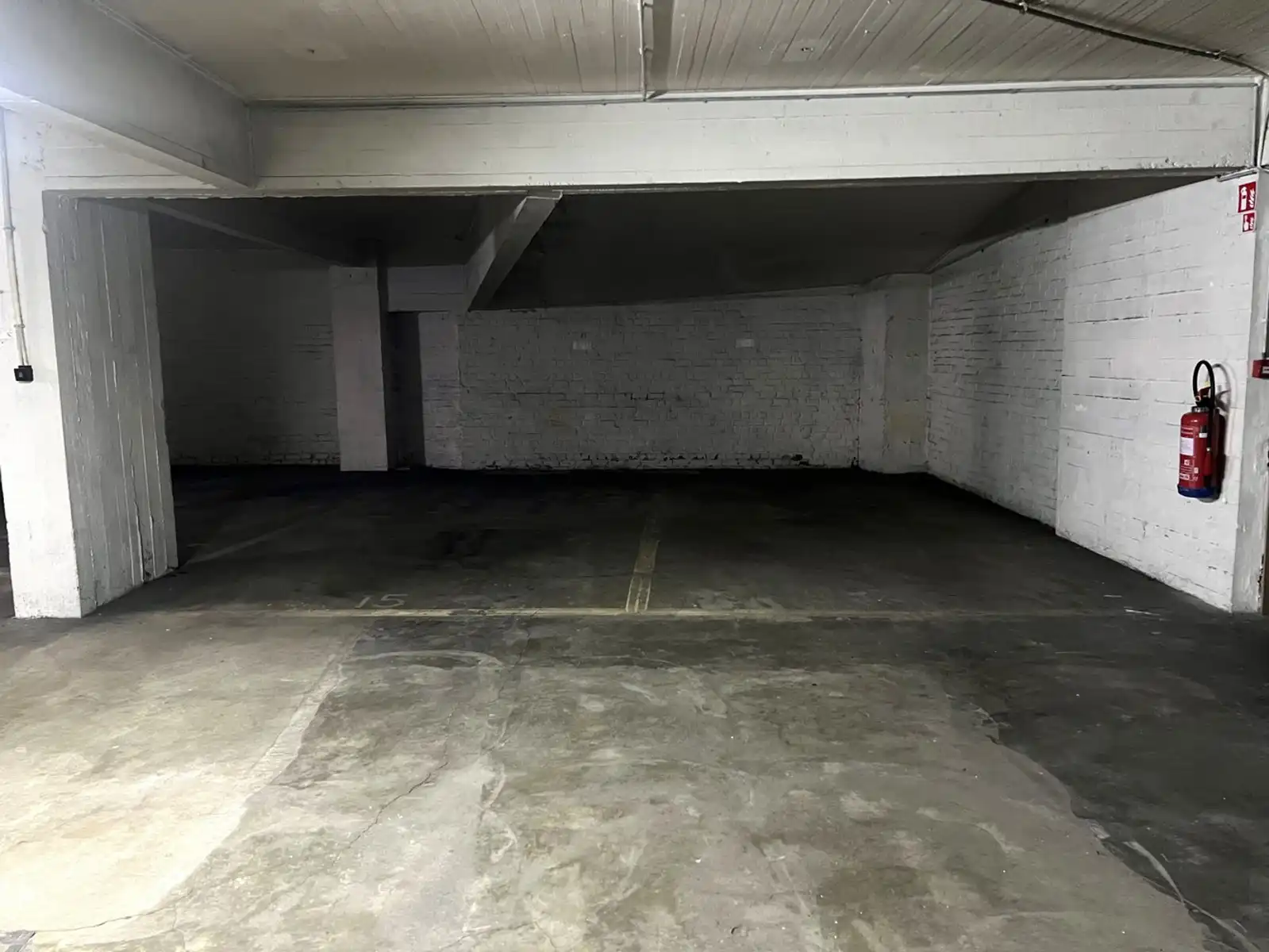 1 of 2 ruime ondergrondse staanplaatsen op toplocatie foto 3