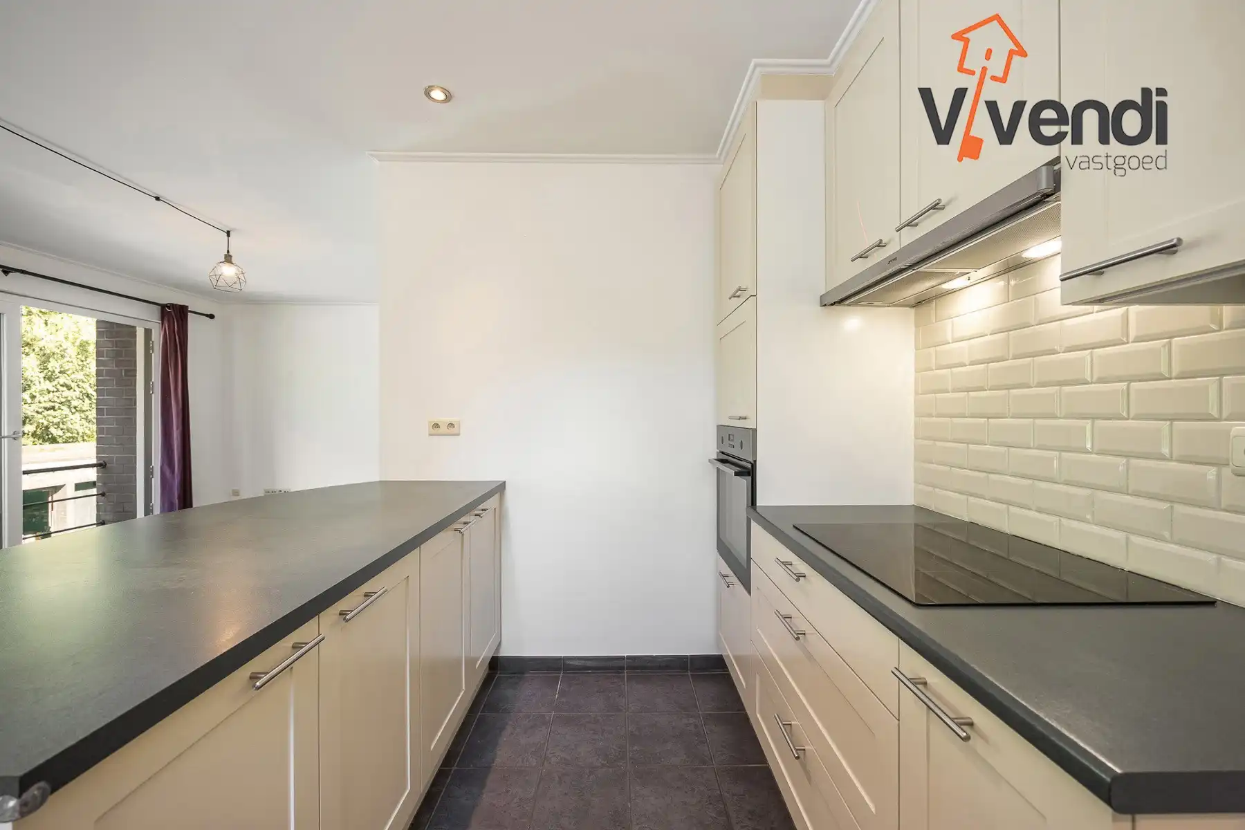 Ruime en lichtrijke duplex met 3 slpk inclusief 1 garagebox! foto 9