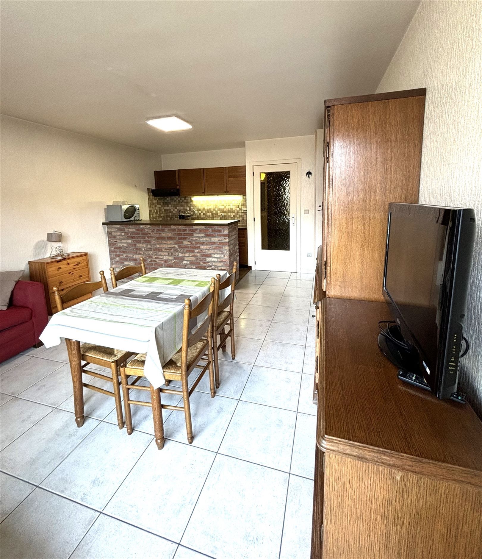 Gemeubelde studio Te Huur  foto 5