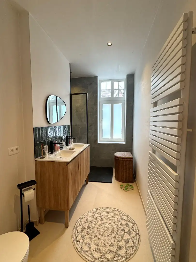 GERENOVEERDE WONING MET 4 SLPKS, 2 BADKAMERS, TUIN EN HUURGARAGE foto 17