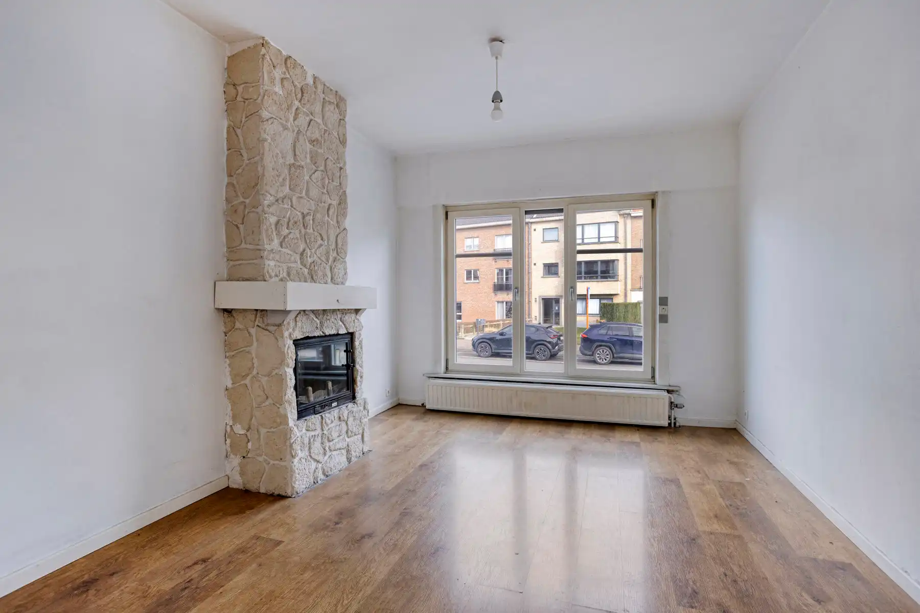 Goed gelegen woning met 4 slaapkamers, tuin en garage foto 6