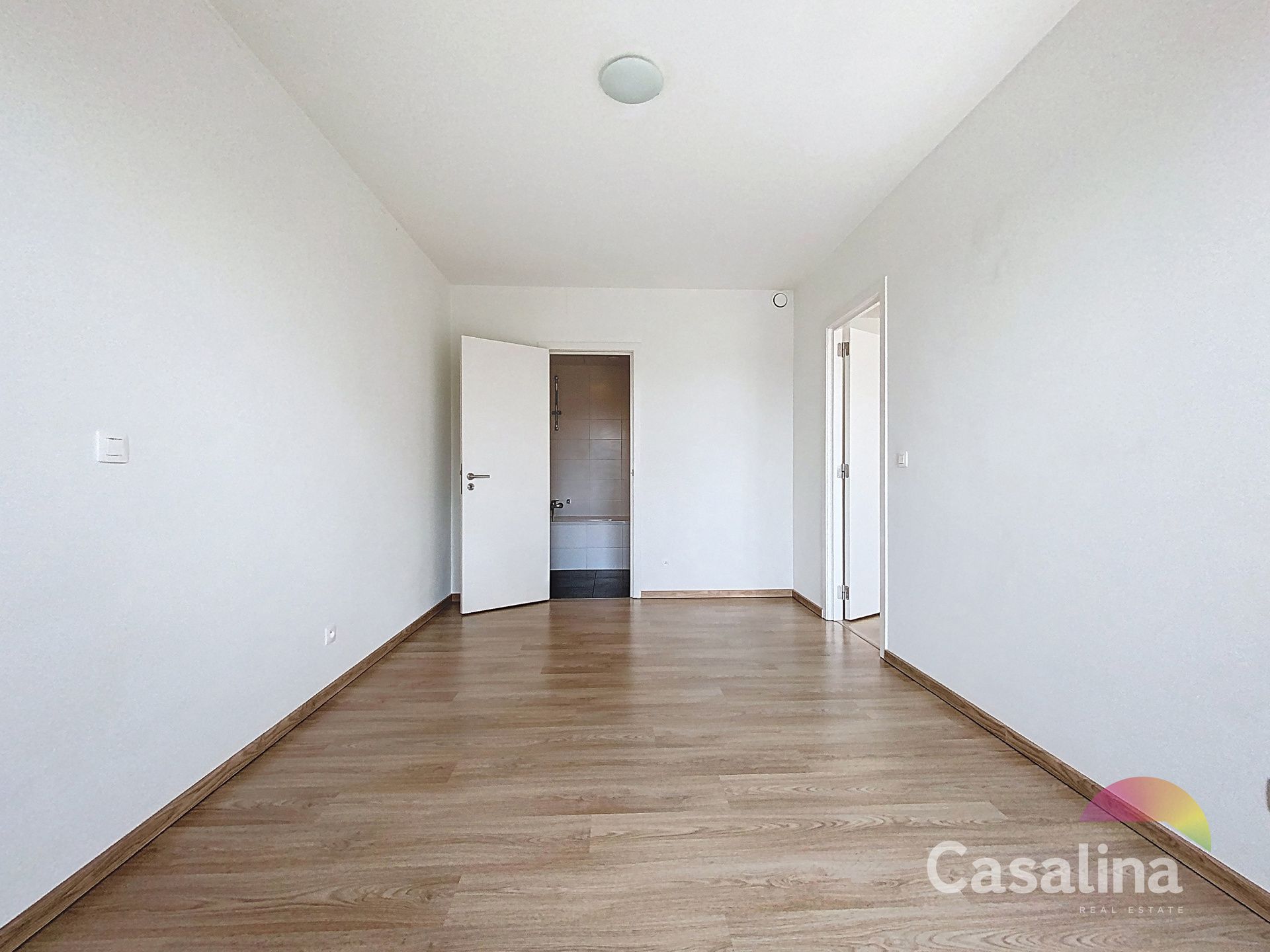 Mooi appartement van 64 m² met terras, kelder en garage foto 7