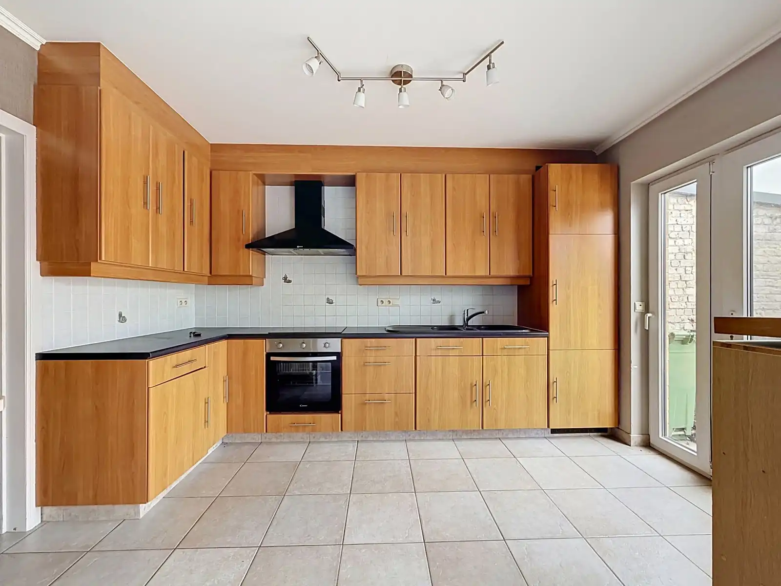 Instapklare Woning Met 3 SLPK, Garage én Tuin! foto 6