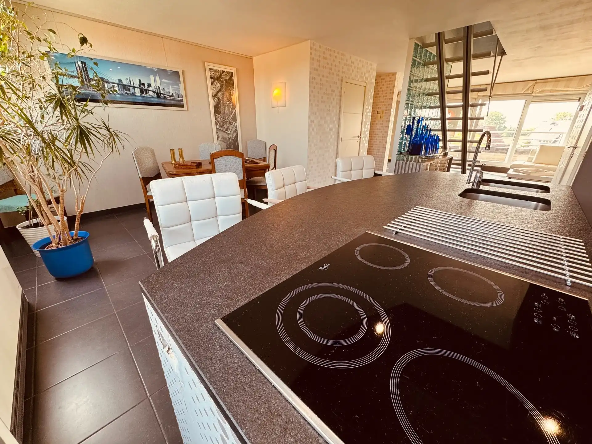 Verzorgd duplexappartement met 3 slaapkamers op wandelafstand van het centrum van De Haan. foto 6