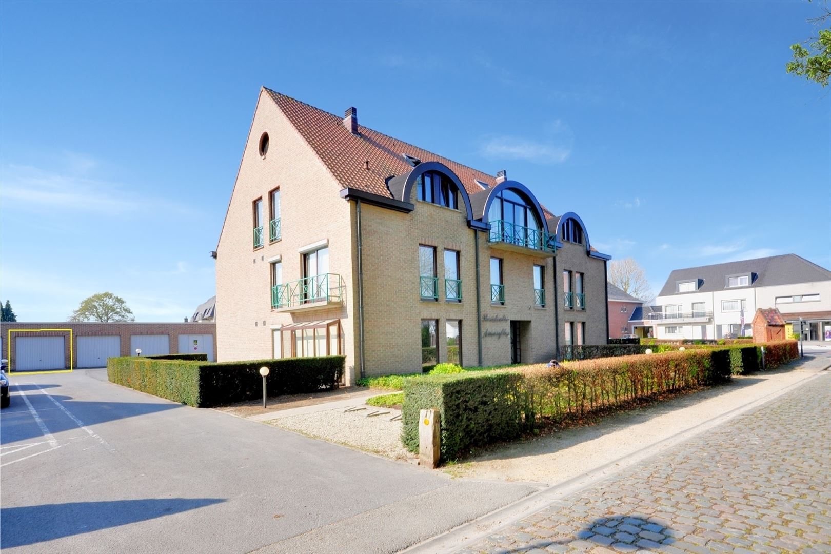 ()=>{if(producerUpdateValueVersion(node),producerAccessed(node),node.value===ERRORED)throw node.error;return node.value} Kasteelstraat 2/5 - 9810 NAZARETH-DE PINTE