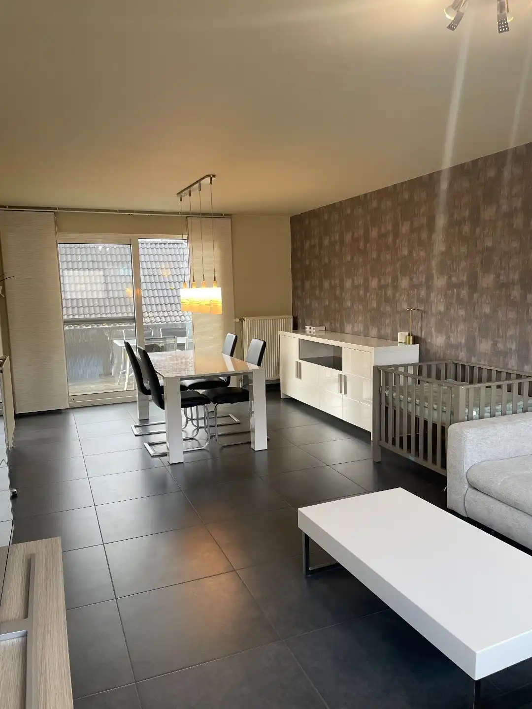 Verzorgde bel-etagewoning met 3 slpk, terras, patio  en garage nabij het centrum van As. foto 12