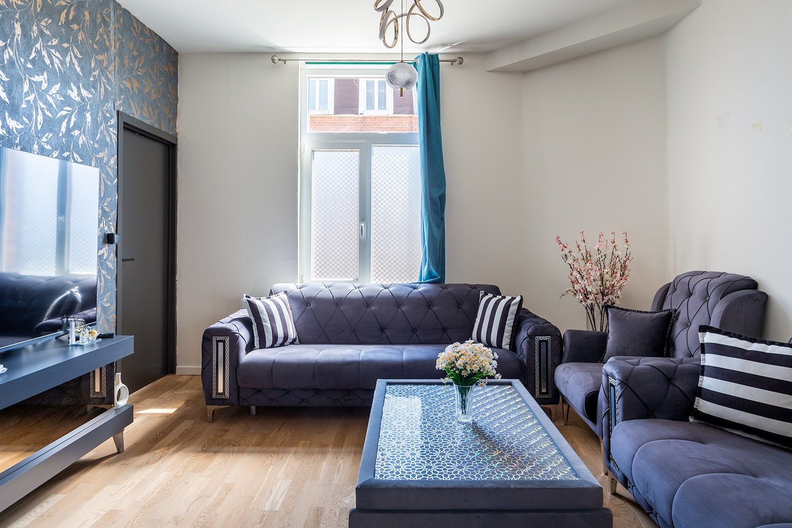 Lichtrijk hoek appartement met karakter!  foto 5