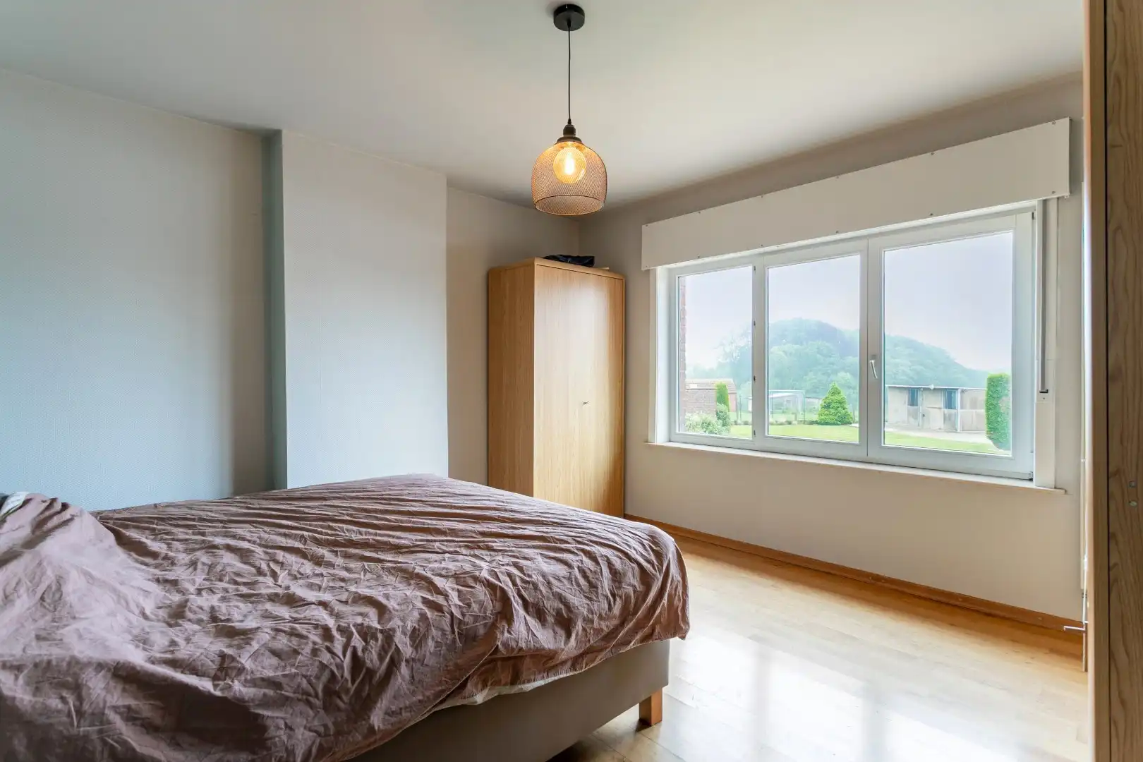 Ruime woning met naastgelegen bouwgrond en loods foto 32