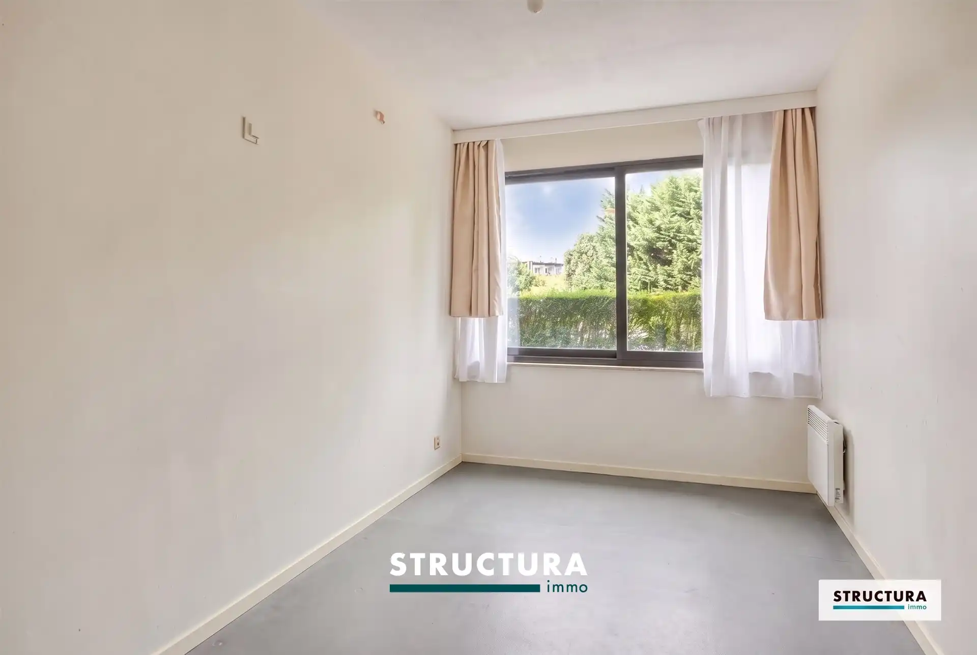 Ruim 3-kamerappartement met terras en tuin foto 10