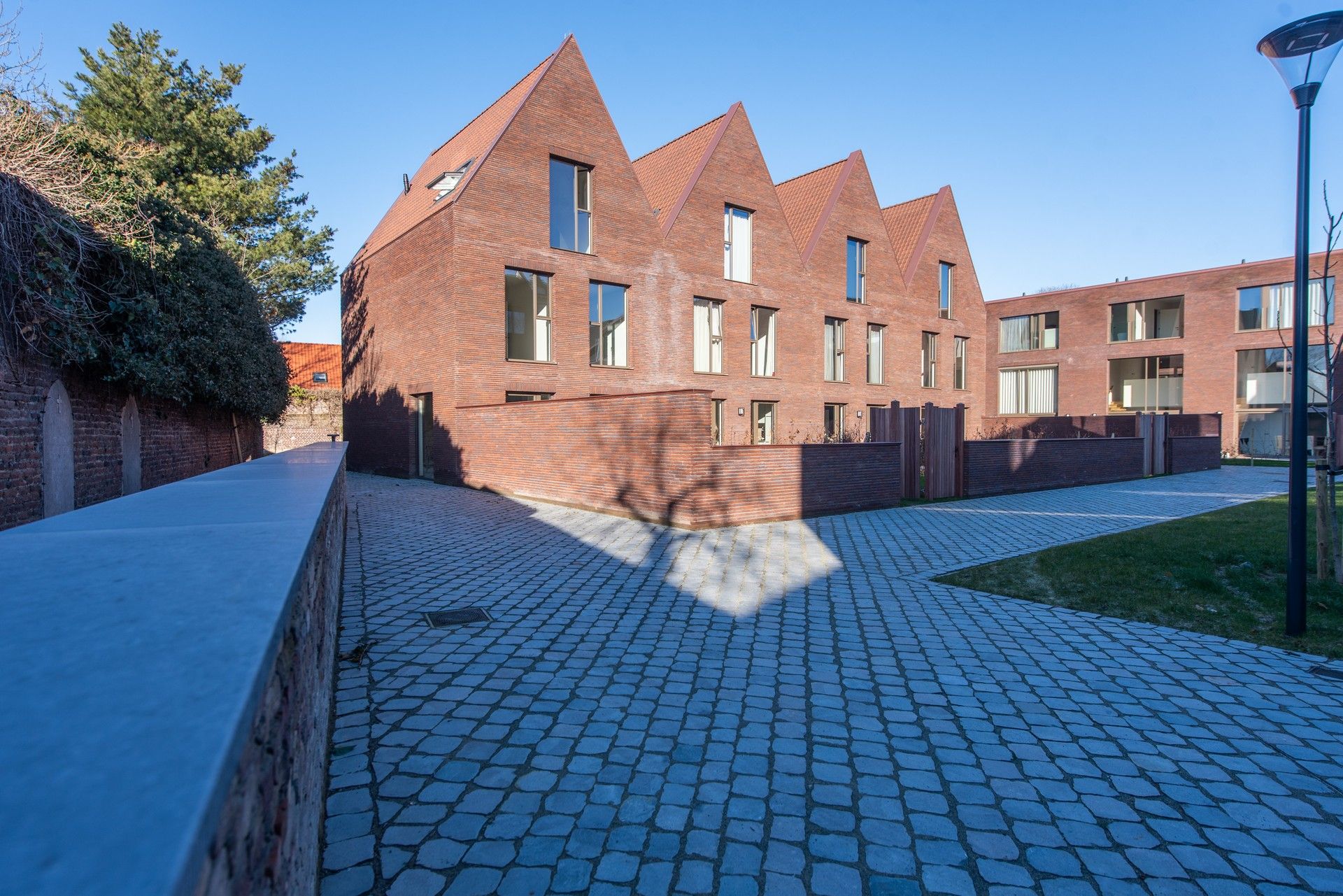 Woning met 3 slaapkamers in het gezellige Oud-Rekem foto 2