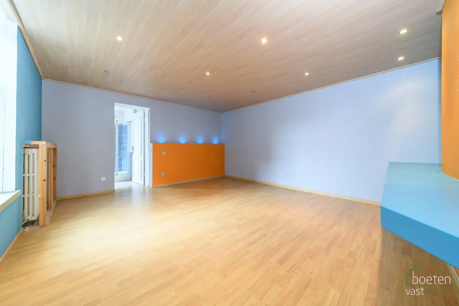 VEURNE: Karaktervol eigendom, type herenwoning, in het bruisende hart van Veurne-centrum, met een waaier van mogelijkheden! foto 12