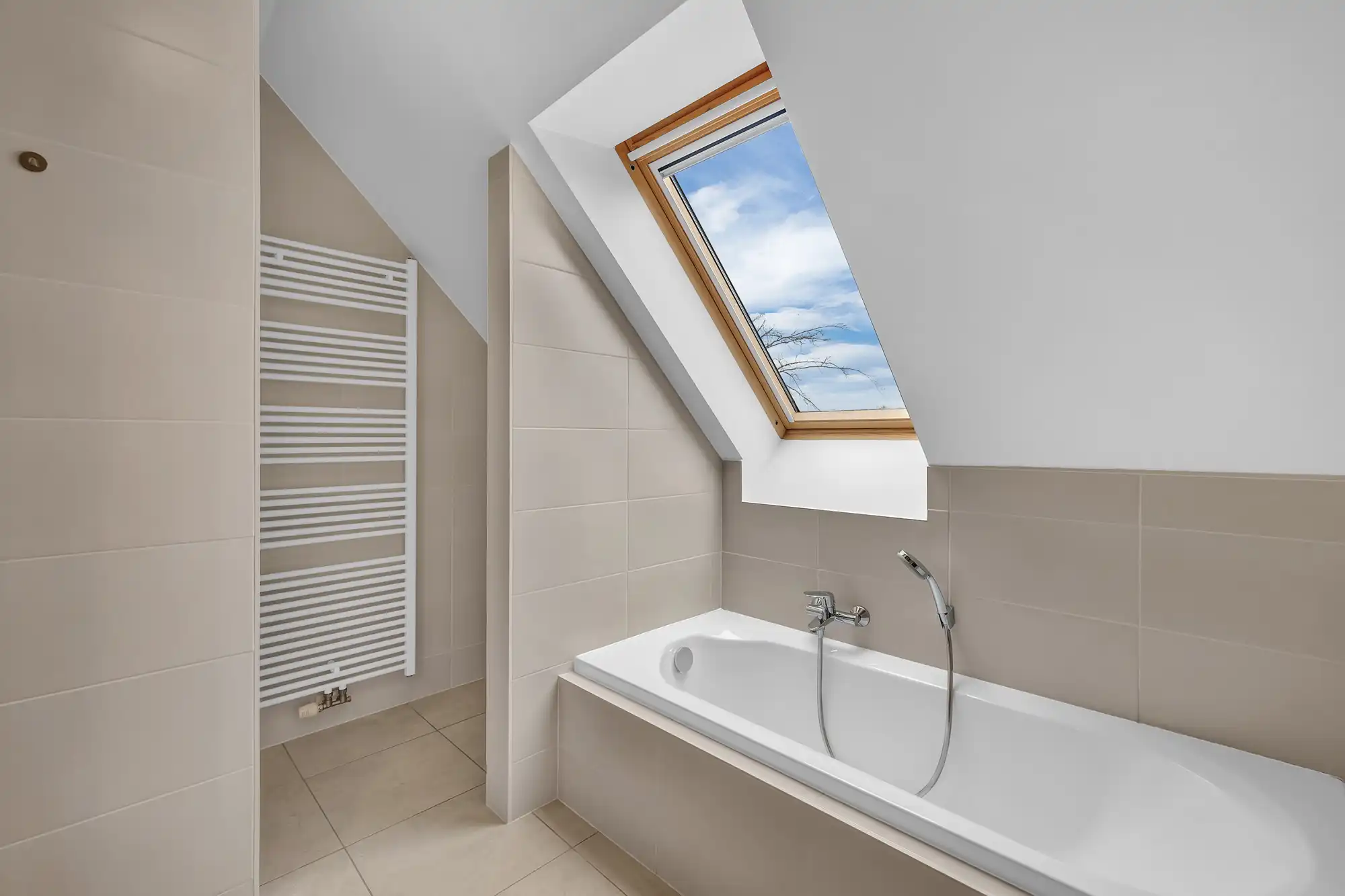 Ruim instapklaar tweeslaapkamer appartement in Denderleeuw foto 14