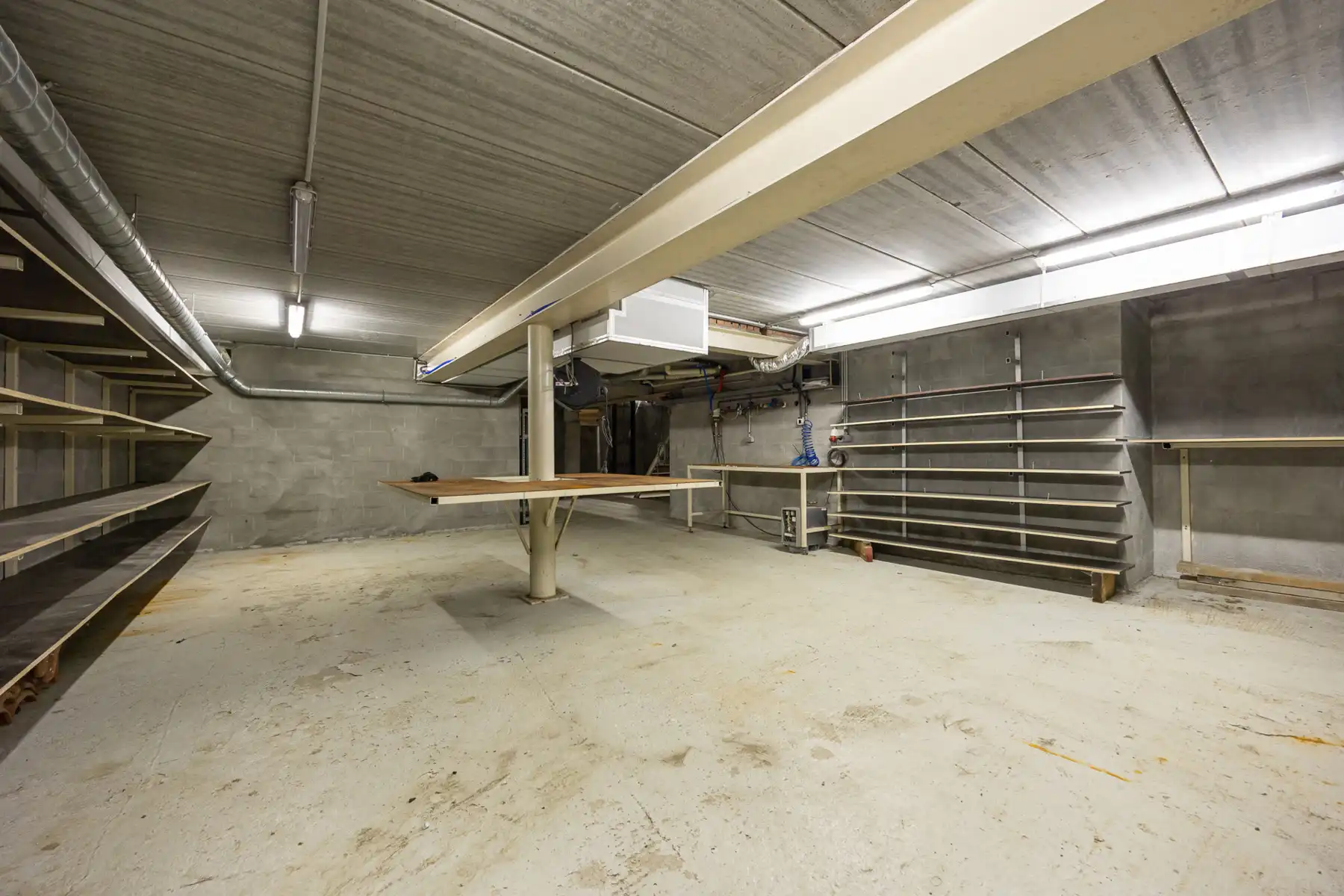 Luxueus afgewerkte villa met zwembad foto 19