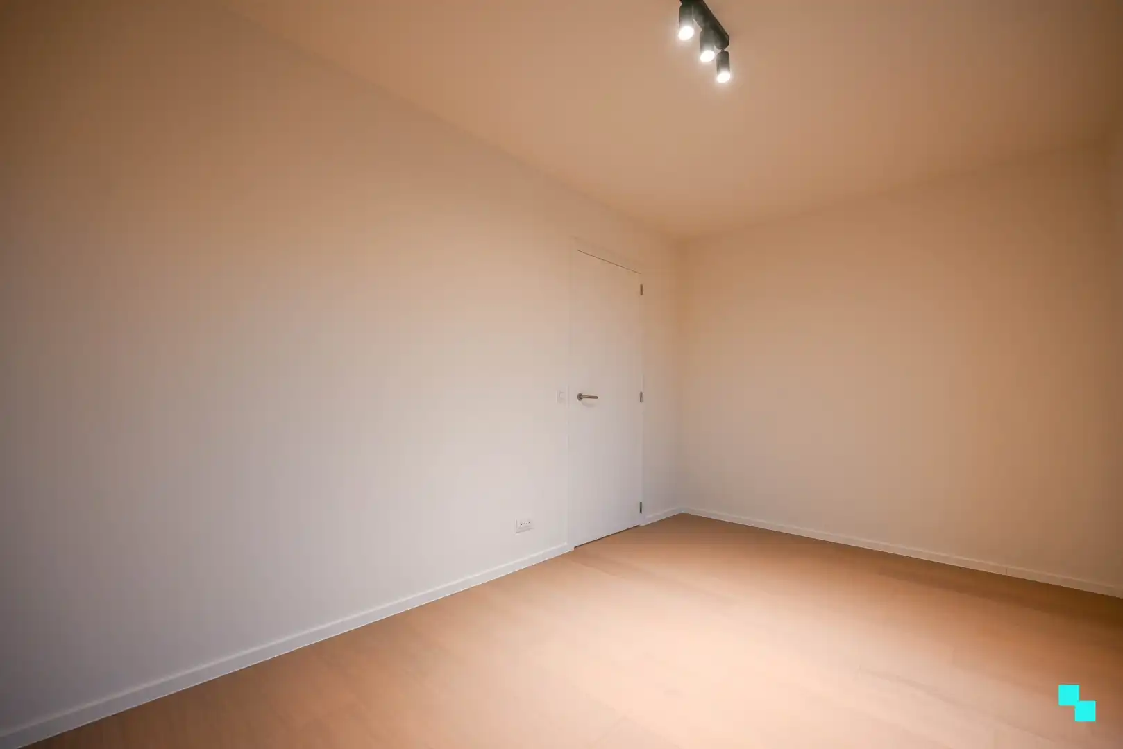 hoekappartement met aangenaam terras foto 19
