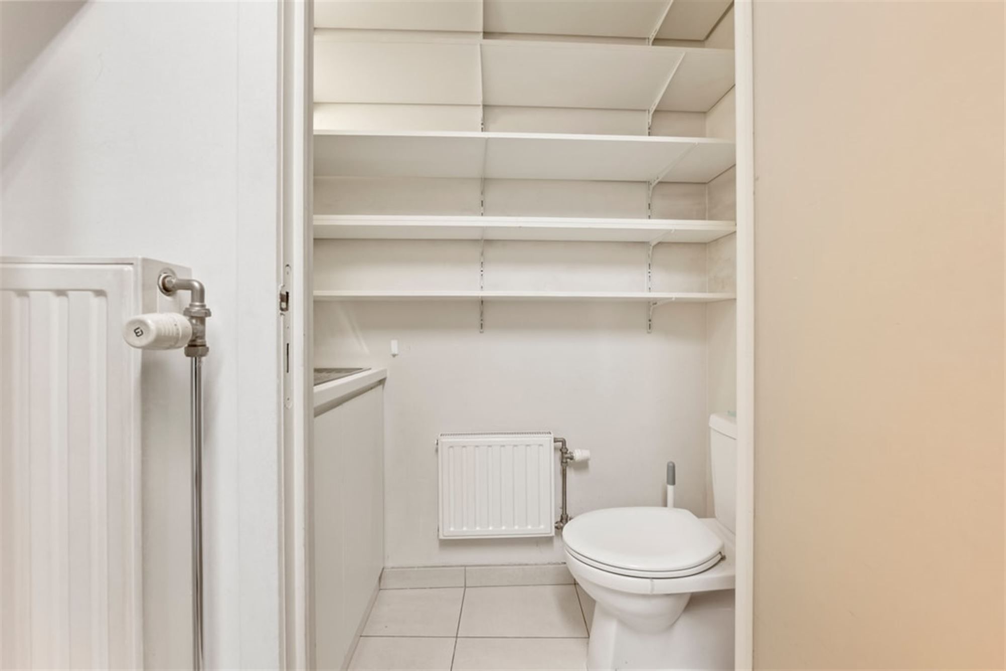 HANDELSRUIMTE TE HUUR MIDDEN IN HET STADSCENTRUM VAN SINT-TRUIDEN  foto 23