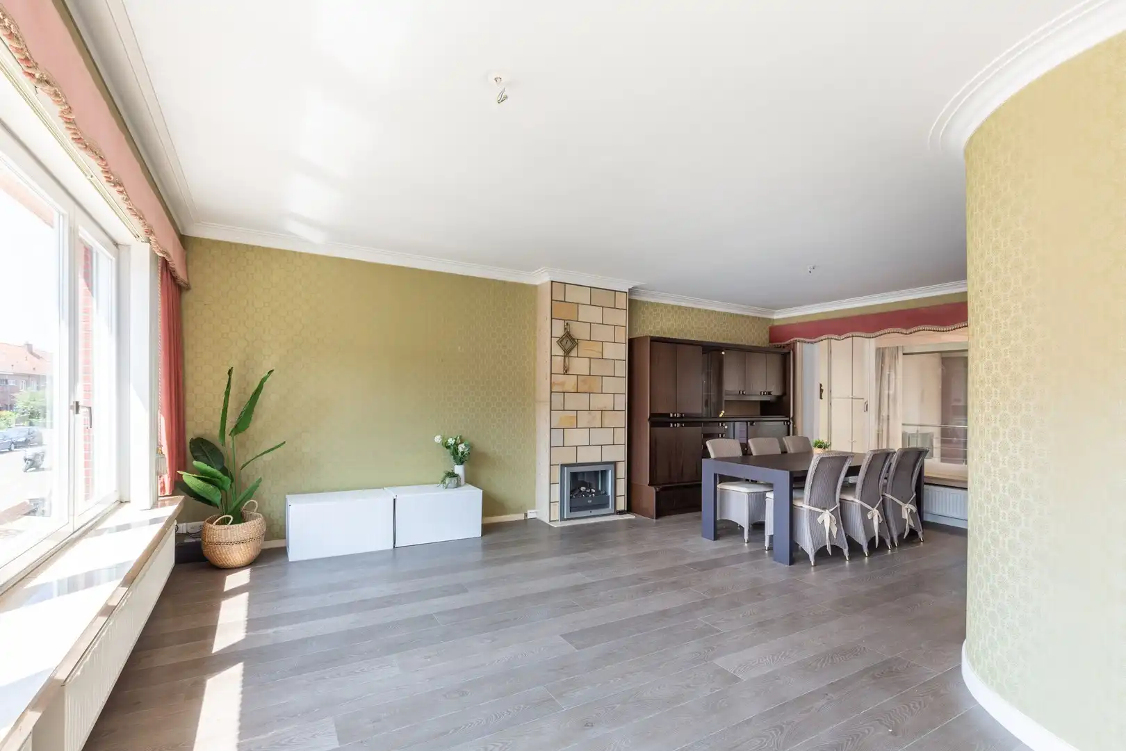 Zeer lichtrijke woning met unieke veranda foto 12