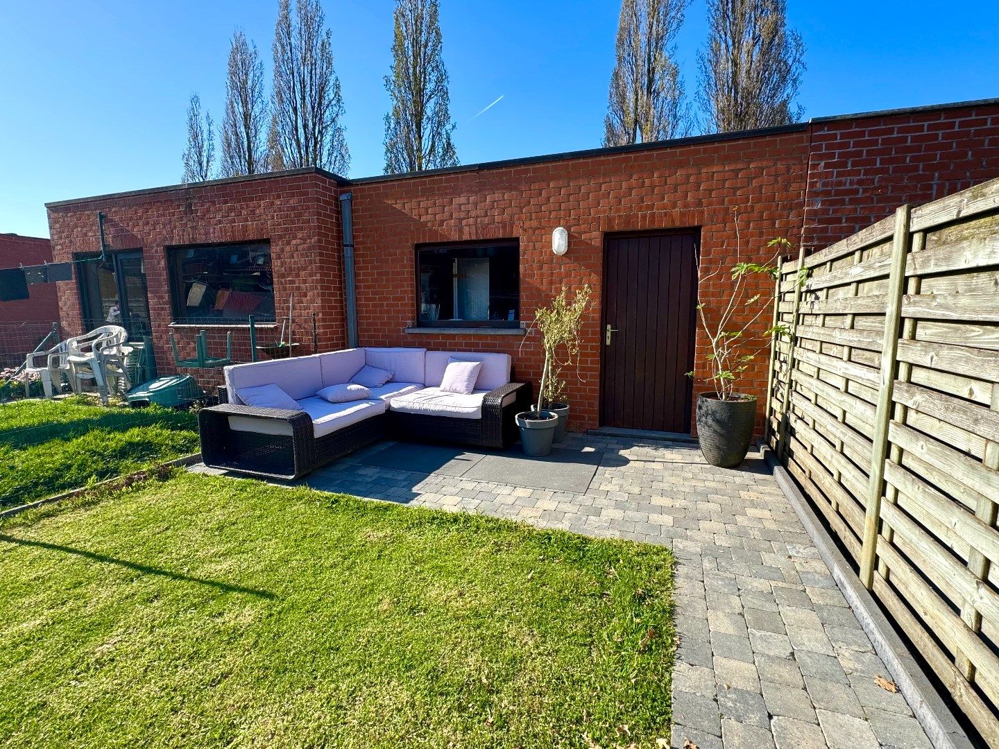 GERENOVEERDE WONING MET 2 SLPKS, TUIN EN GARAGE foto 18