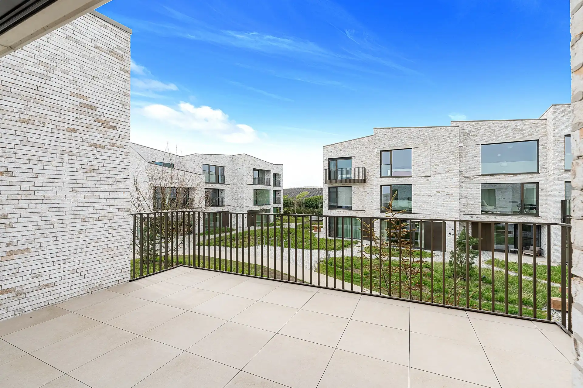 Architecturale BEN-woning met uitzonderlijke leefruimte en zonovergoten terrassen foto 2