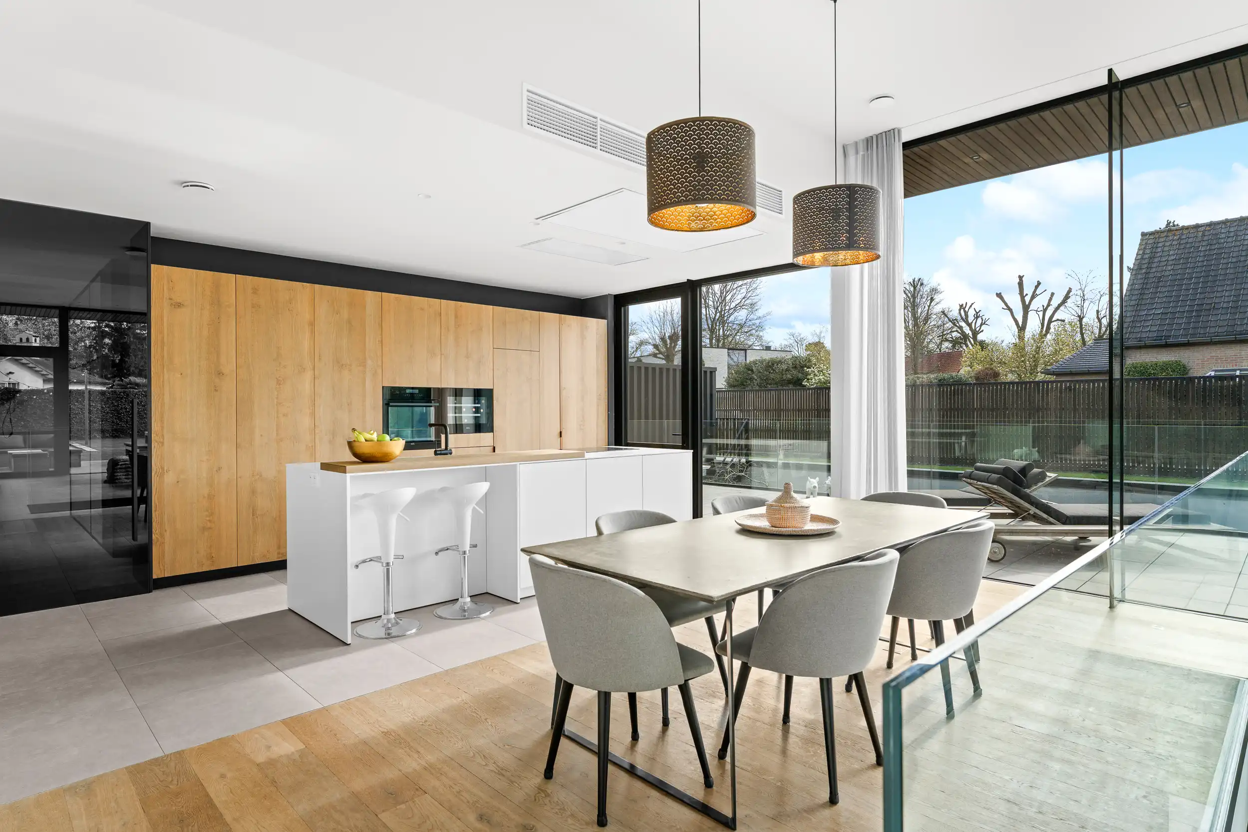 Designvilla in residentiële, doodlopende, woonwijk foto 11