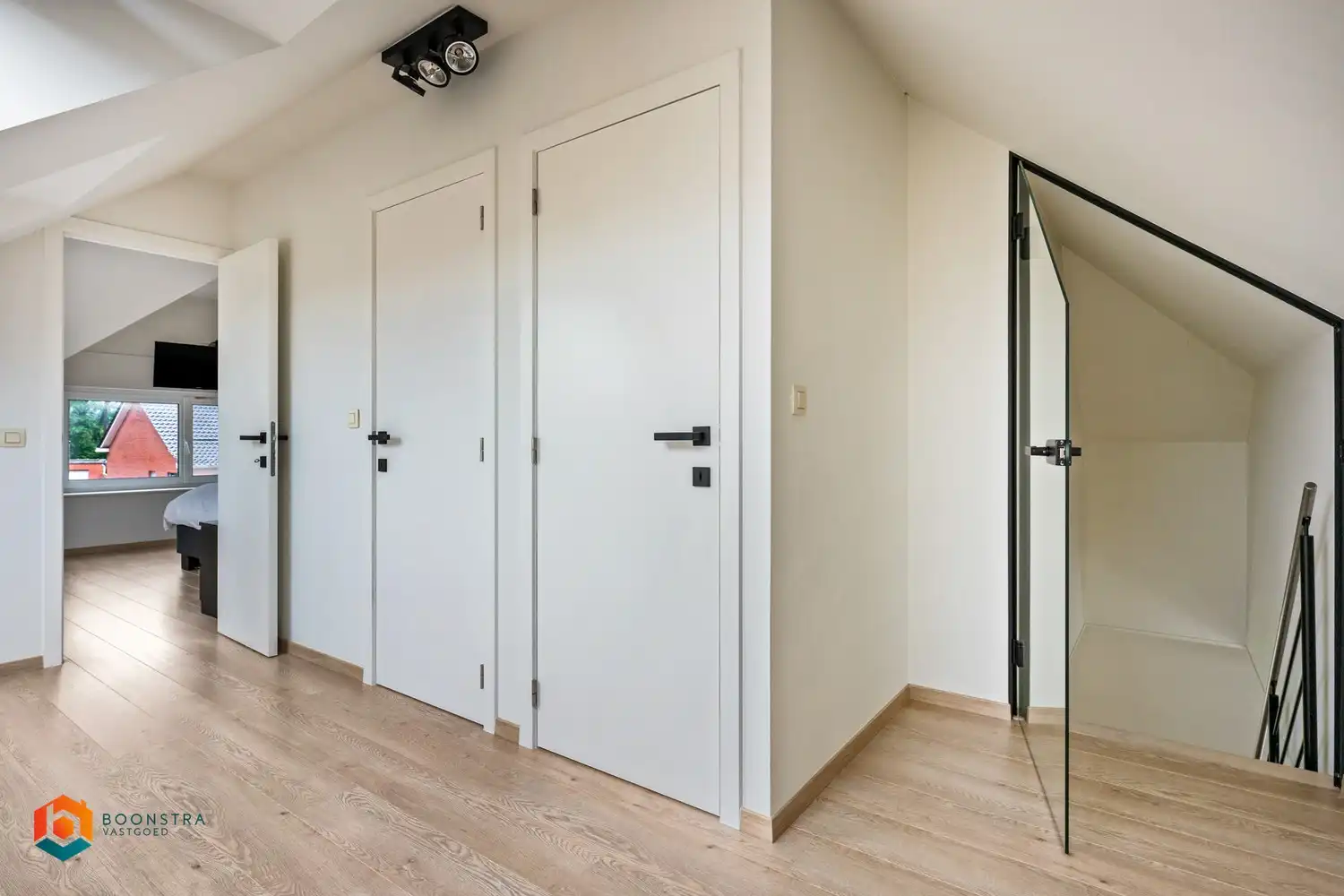 Instapklare woning met 3 slpkrs, garage en tuin te Keerbergen foto 14