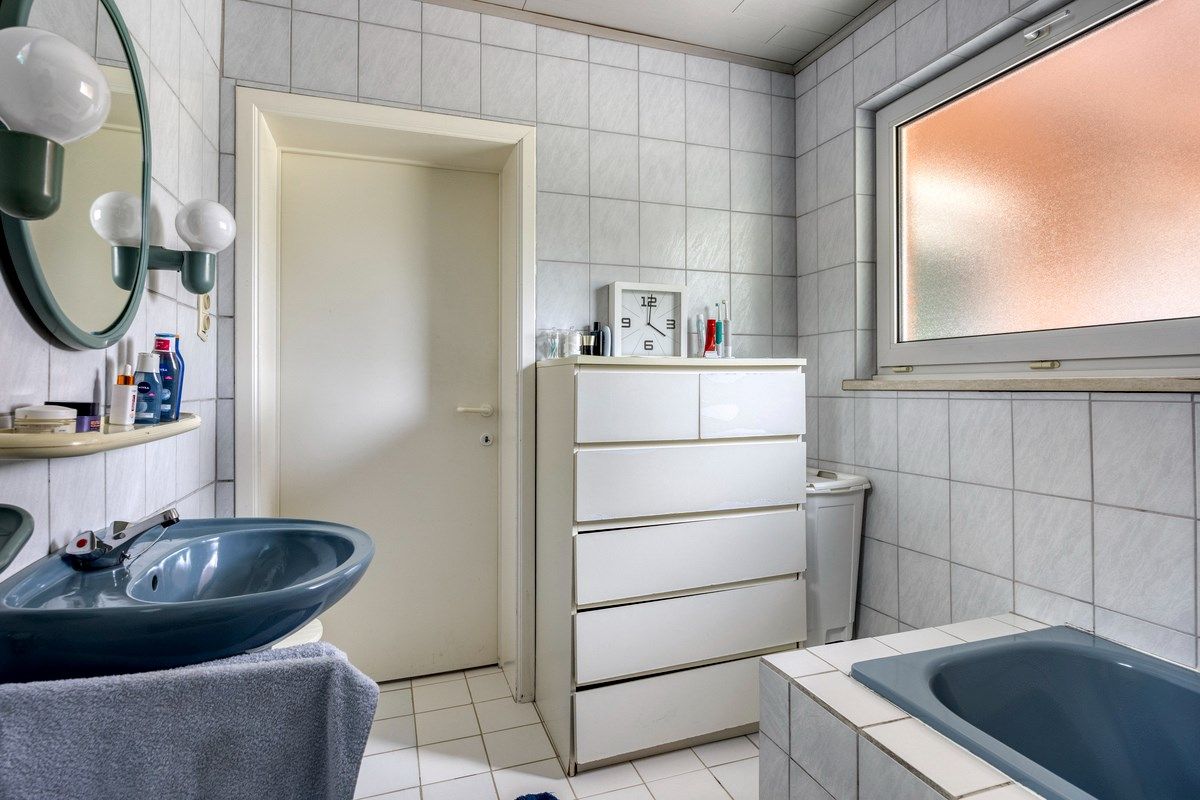 Rustig gelegen woning met oa 4 slpks op een mooi breed perceel van 21 are. foto 13