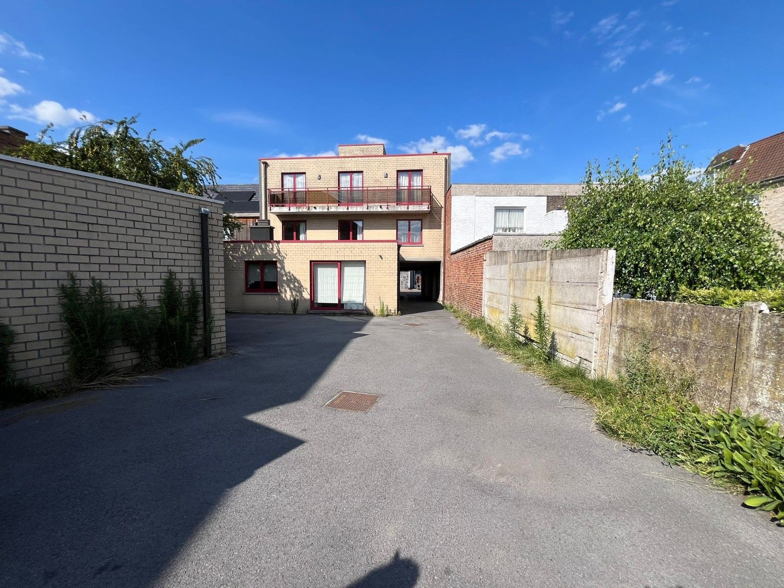 TE HUUR – Gelijkvloersappartement met garage foto 10