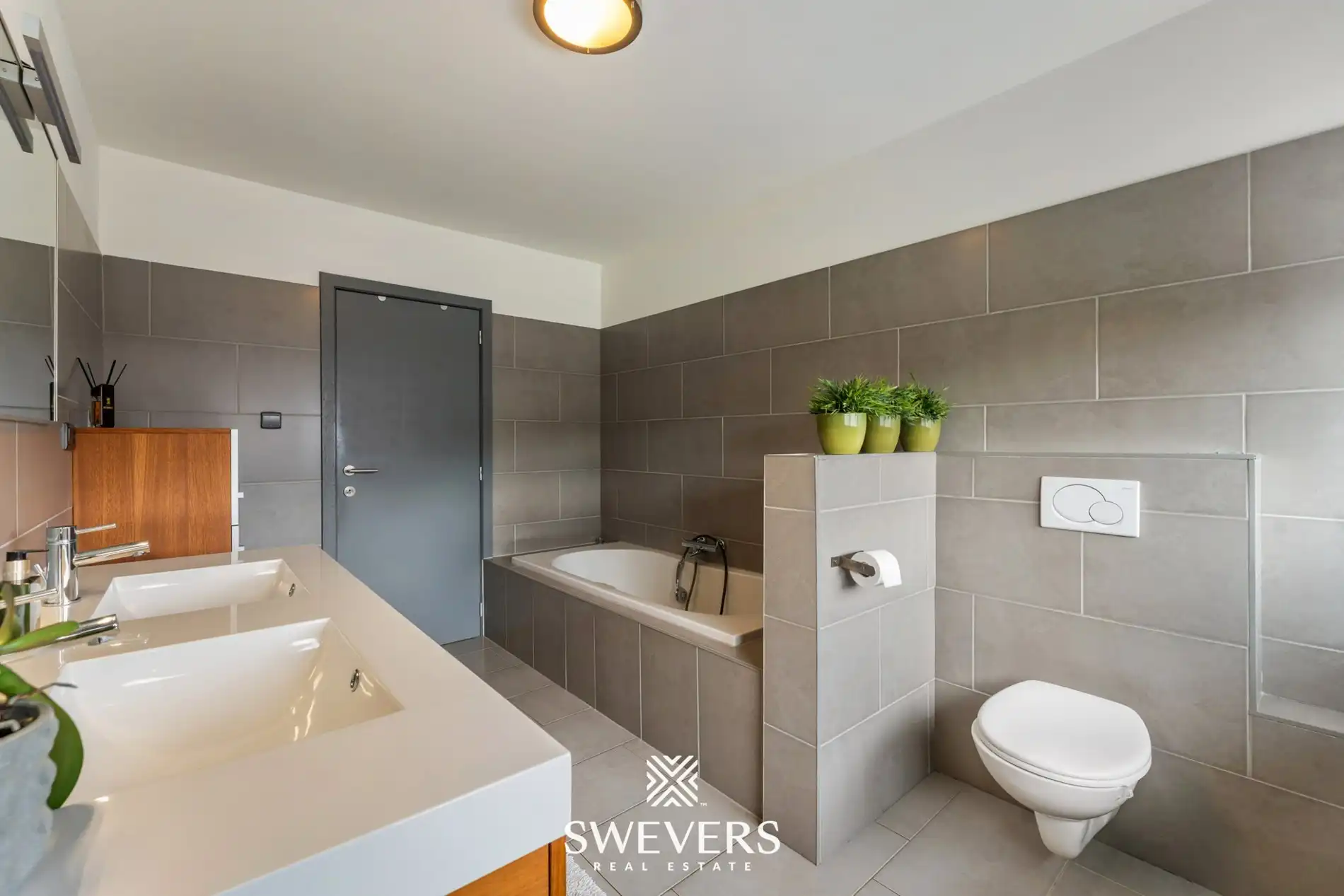 Werken, wonen en genieten in luxevilla met zwembad, poolhouse en magazijn in Koersel foto 23