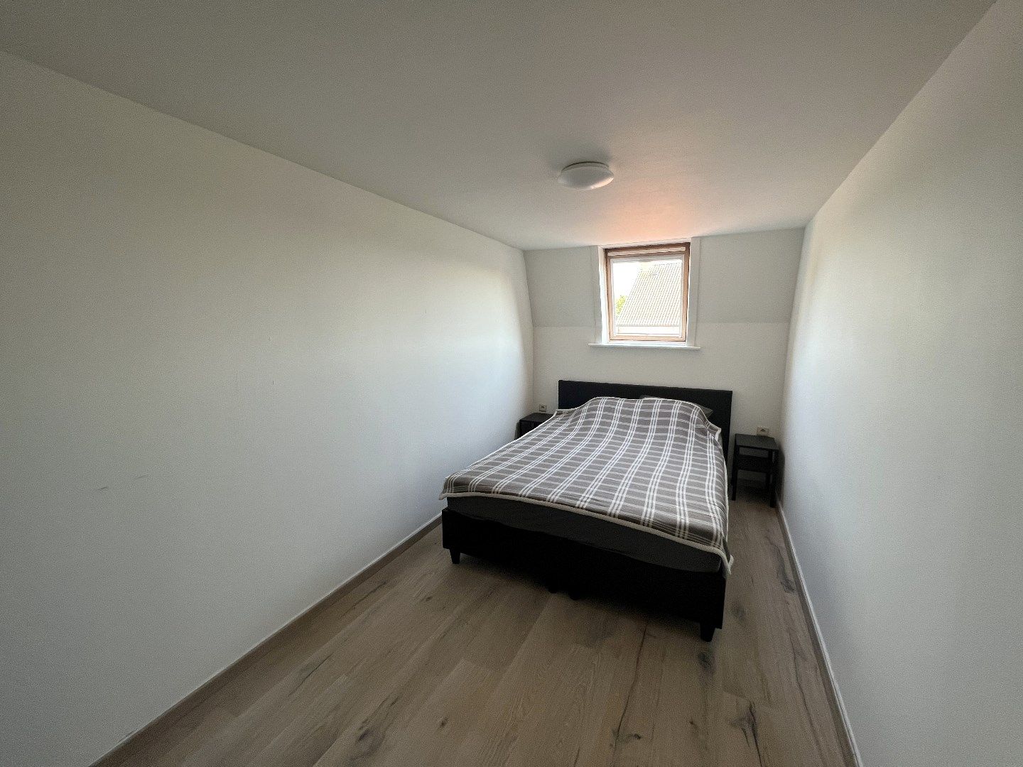 WONING MET 3 SLAAPKAMERS EN TUIN IN DIKKEBUS foto 11