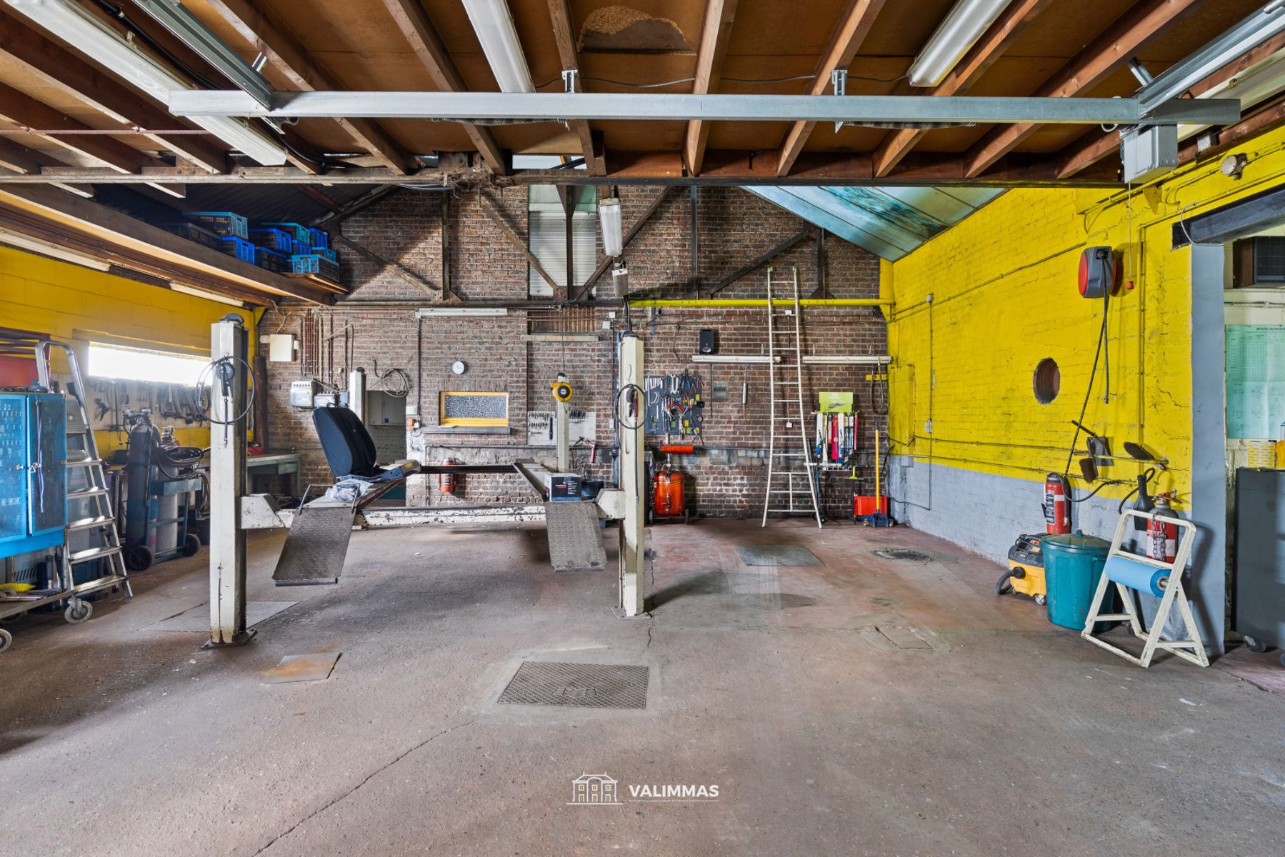 Ruime alleenstaande woning op ± 22 are, met atelier en tuin foto 20