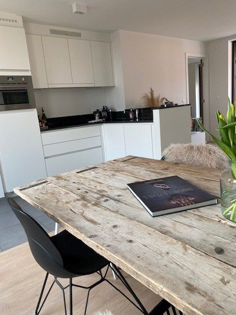 Residentie Emerald is gelegen in een zijstraat van de Kuringersteenweg, op wandelafstand van de Groene Boulevard. foto 5