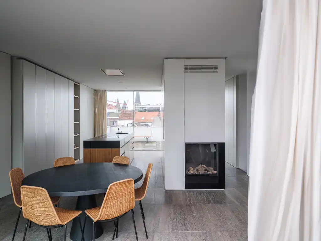 High-end duplexpenthouse met drie terrassen, gelegen in een architecturaal hoogstaand gebouw naar ontwerp van Element Architecten. foto 5