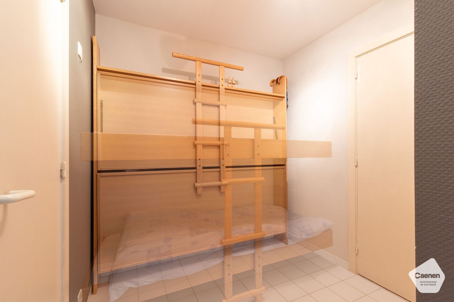 Uitzonderlijk breed appartement, middenin de winkelstraat te Nieuwpoort-Bad foto 10