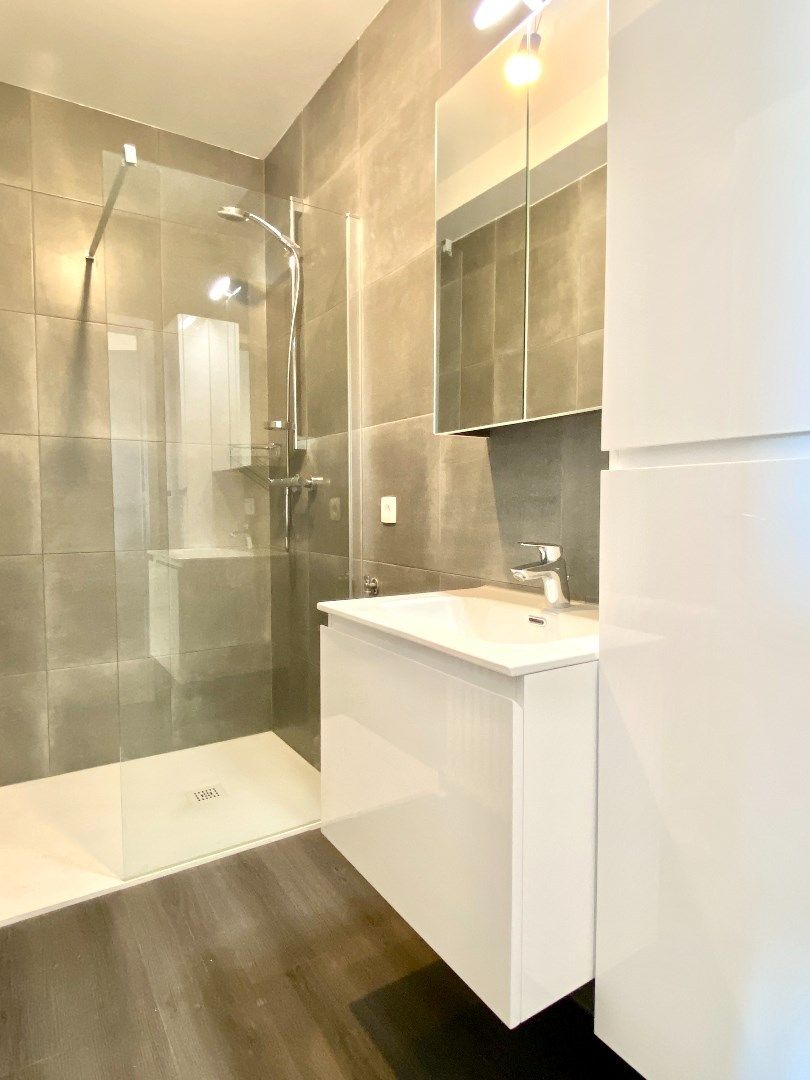 Gerenoveerd 2slk appartement met subliem zicht. foto 10