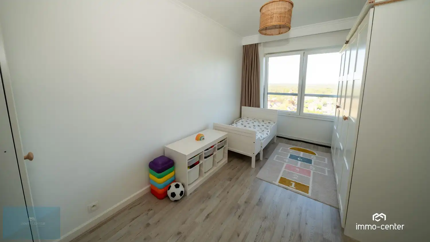 Wonen op topniveau — lichtrijk 2-slaapkamerappartement met uniek panoramisch uitzicht in Genk foto 15