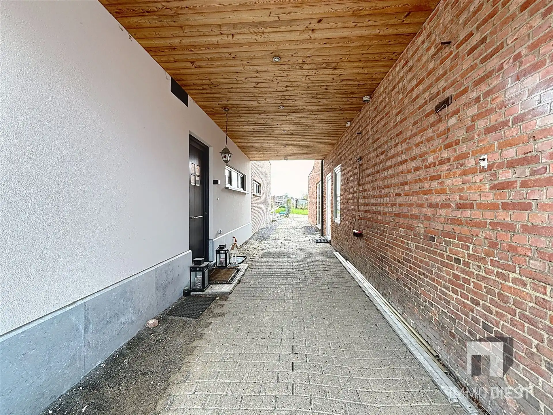 Charmante, instapklare gezinswoning met 3 ruime slaapkamers op 8a 52ca. foto 39