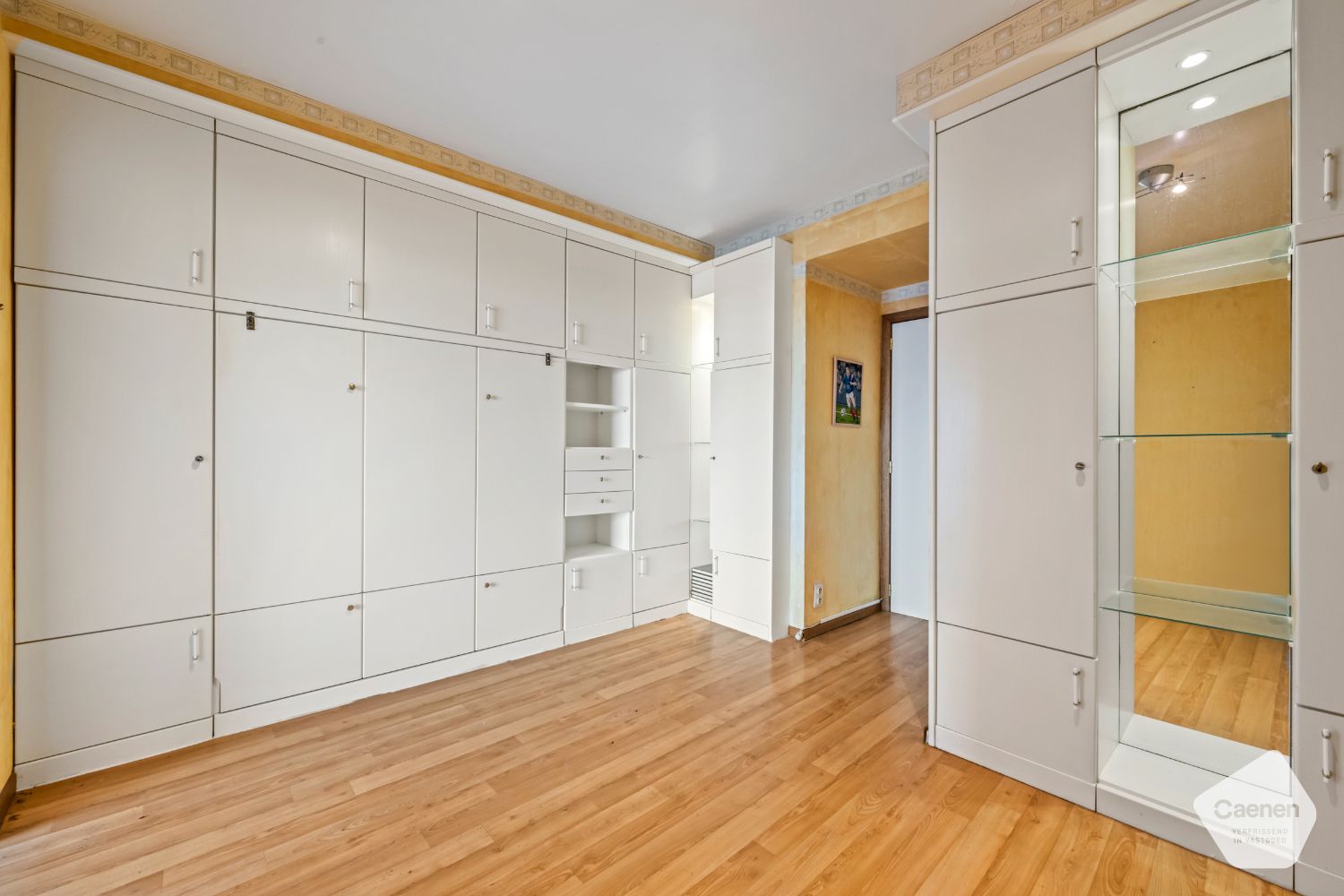 Te renoveren appartement met 1 slaapkamer en prachtig frontaal zeezicht. foto 6