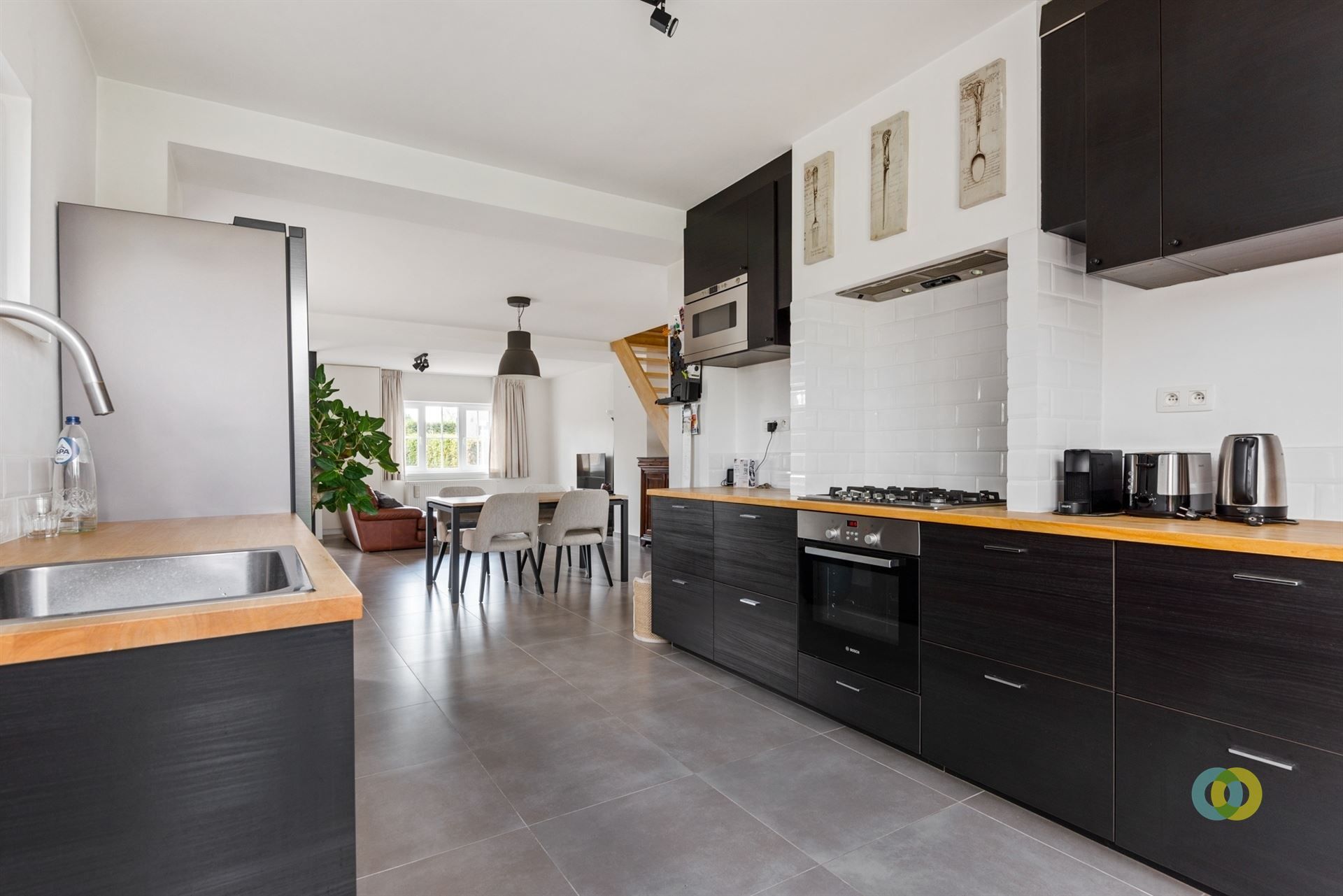 Recent gerenoveerde 3-gevel met open zicht foto 4