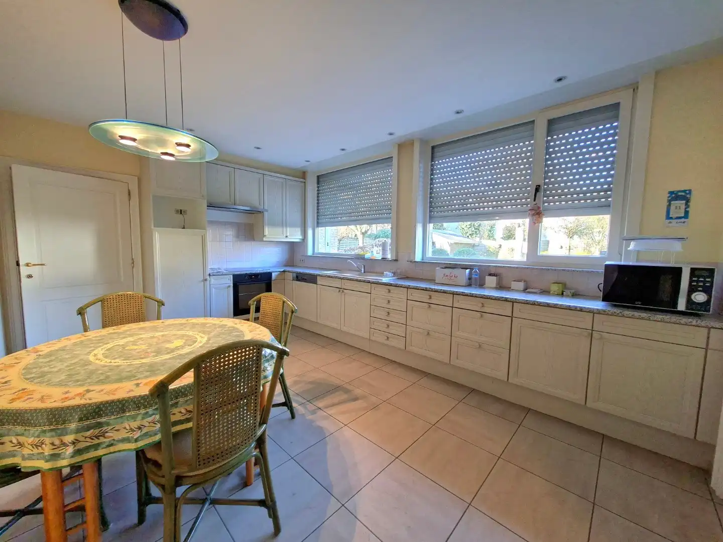 Residentieel gelegen villa foto 7