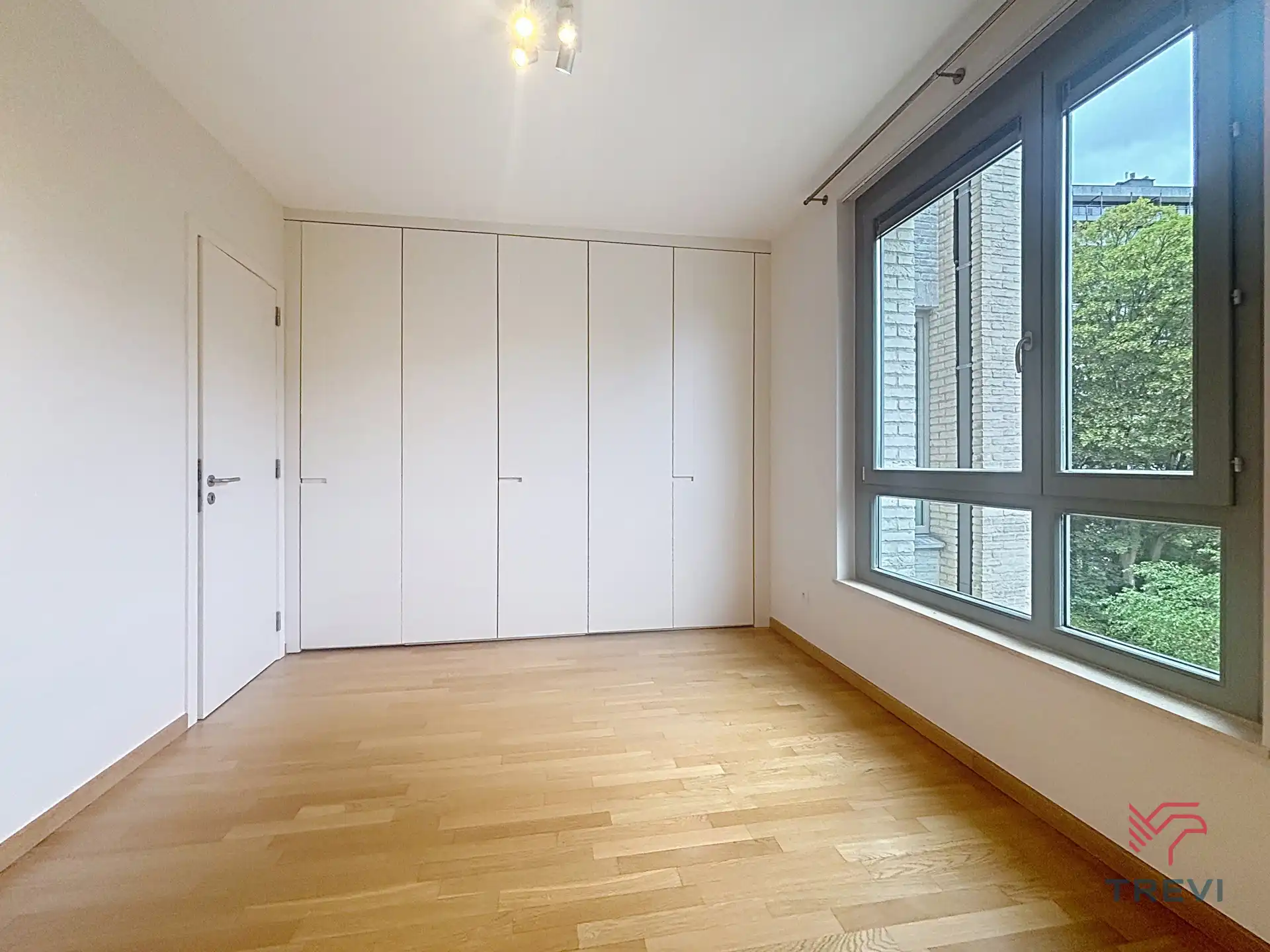 Mooi appartement met 2 slaapkamers + parkeerplaats foto 11