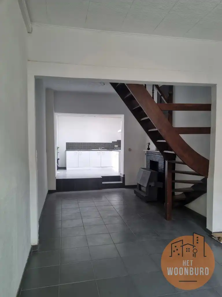 Rijwoning met 1 slaapkamer en zolderkamer foto 4