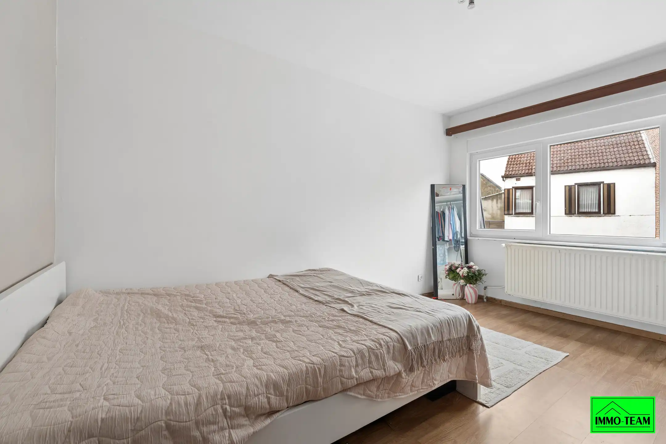 3-gevelwoning nabij Okegem dorp en station foto 9