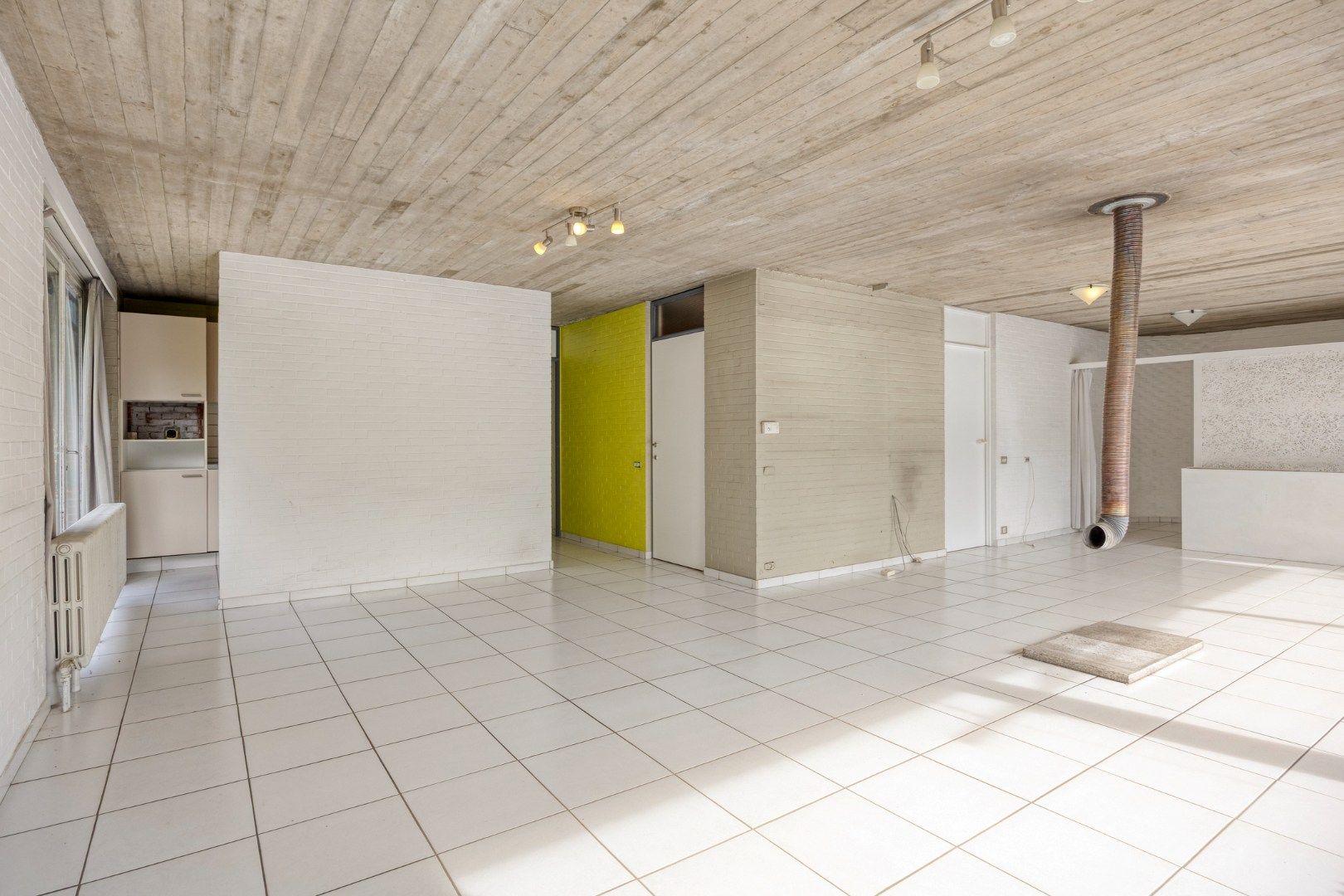 Gunstig gelegen te renoveren woning op mooi perceel van 16a07ca ! foto 5