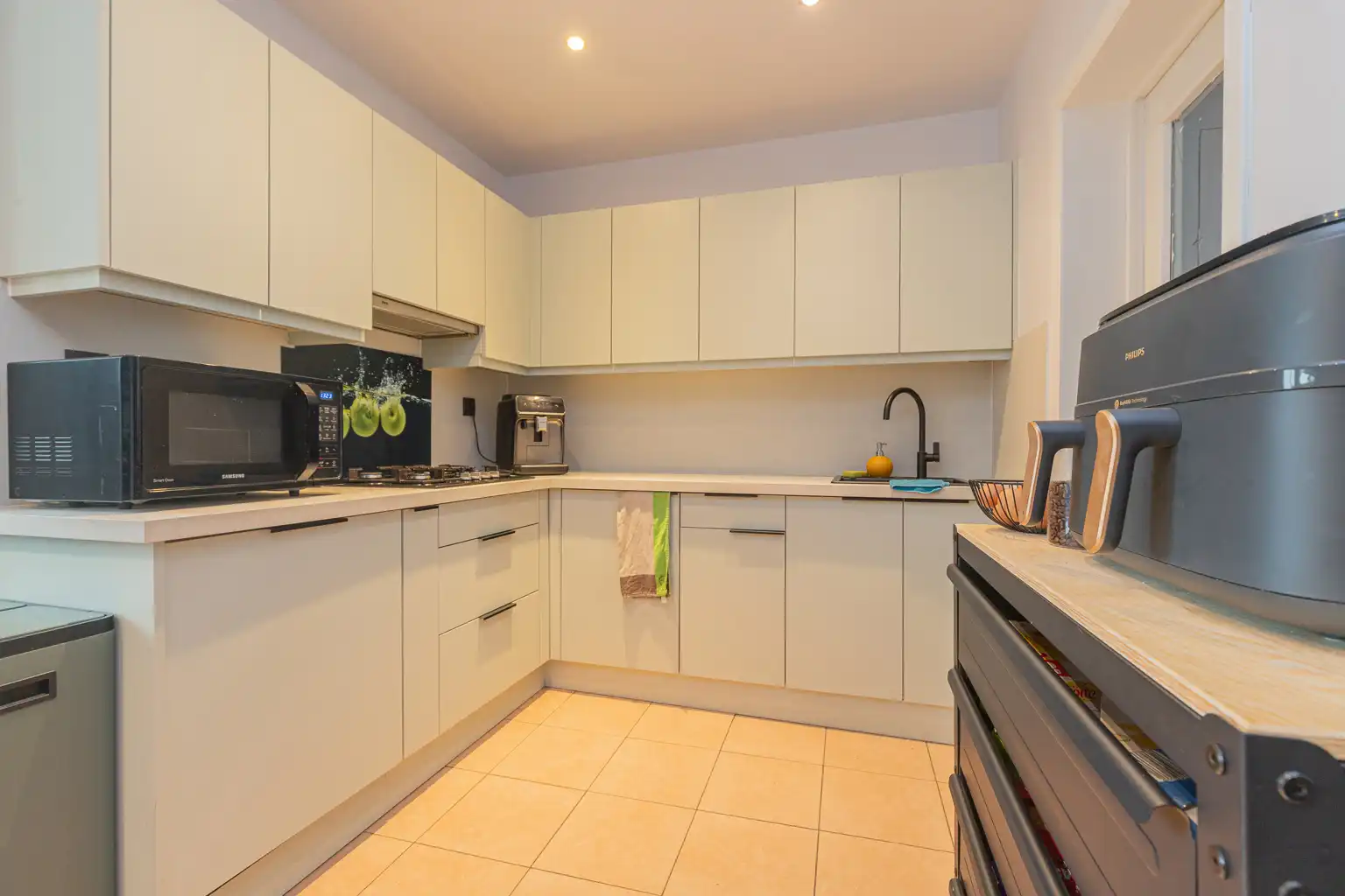 Instapklare rijwoning met 2 slaapkamers! foto 9