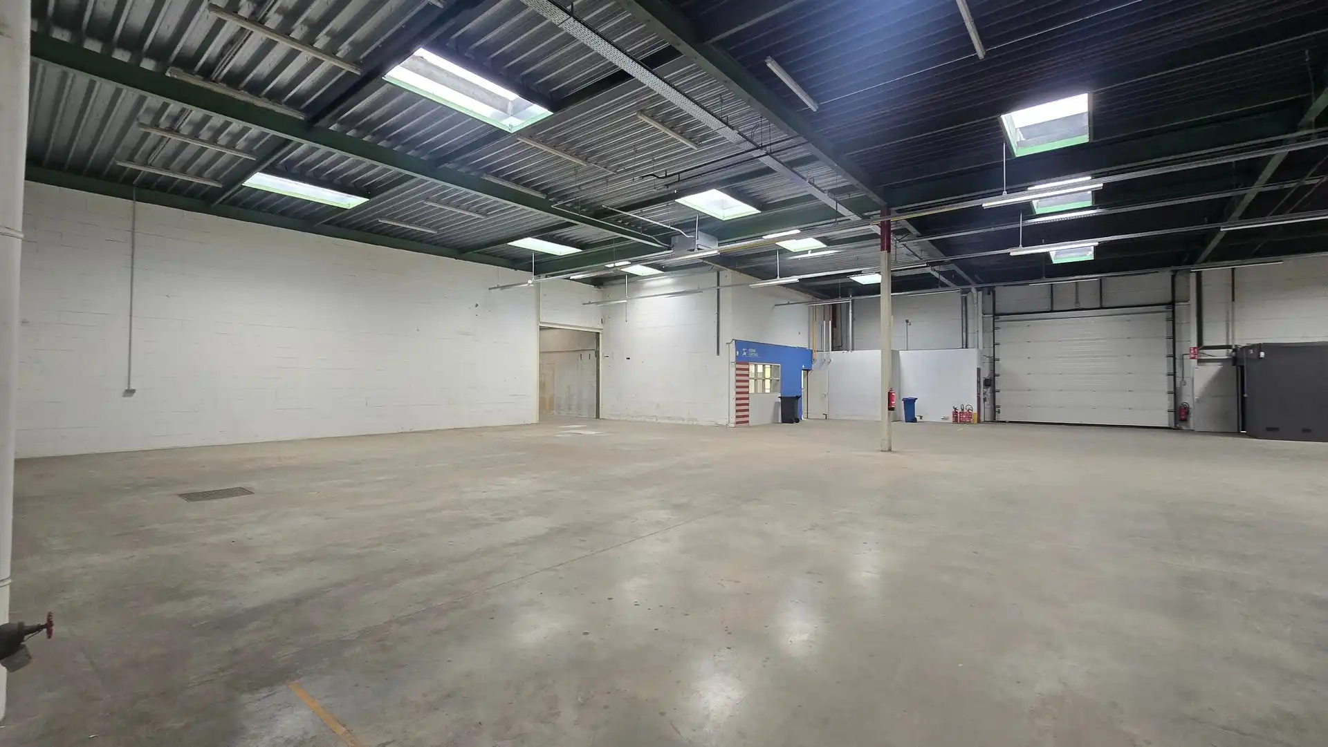 Bedrijfspand met showroom en magazijnen te huur Brusselsesteenweg, Herent foto 18