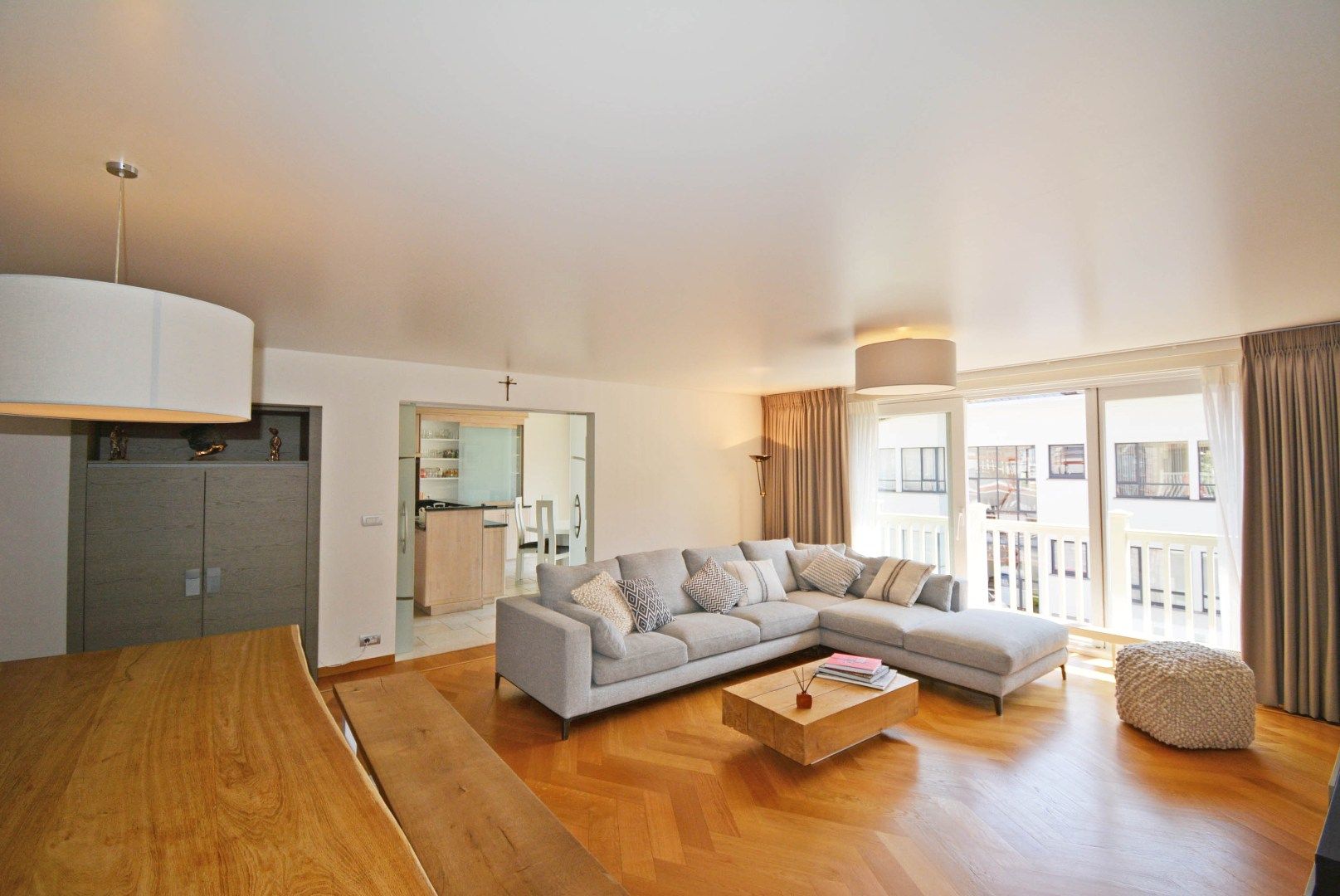 Ruim en centraal gelegen appartement met 3 slaapkamers foto 3