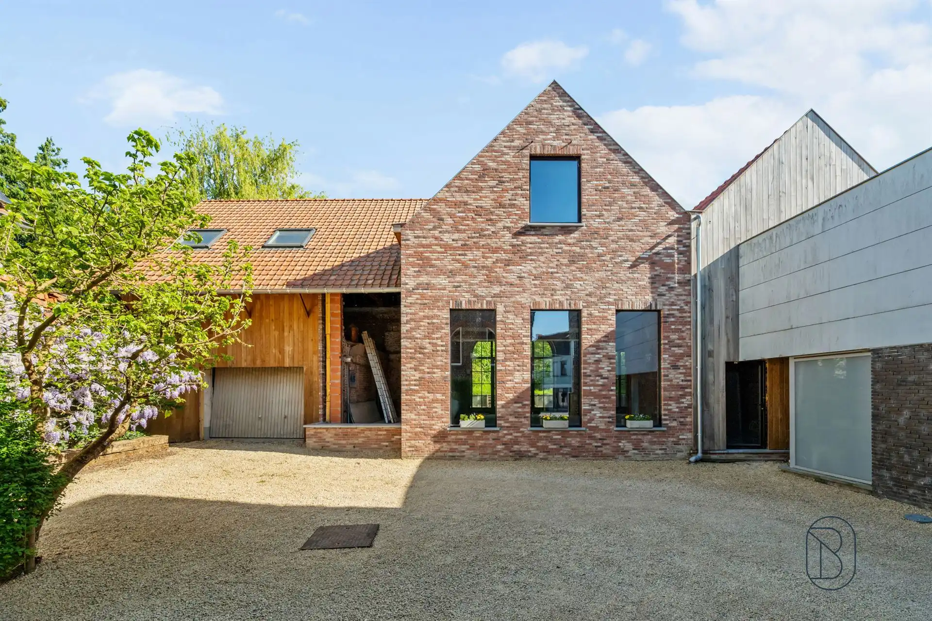 Karaktervolle herenwoning + kantoor en extra nieuwbouwwoning foto 3